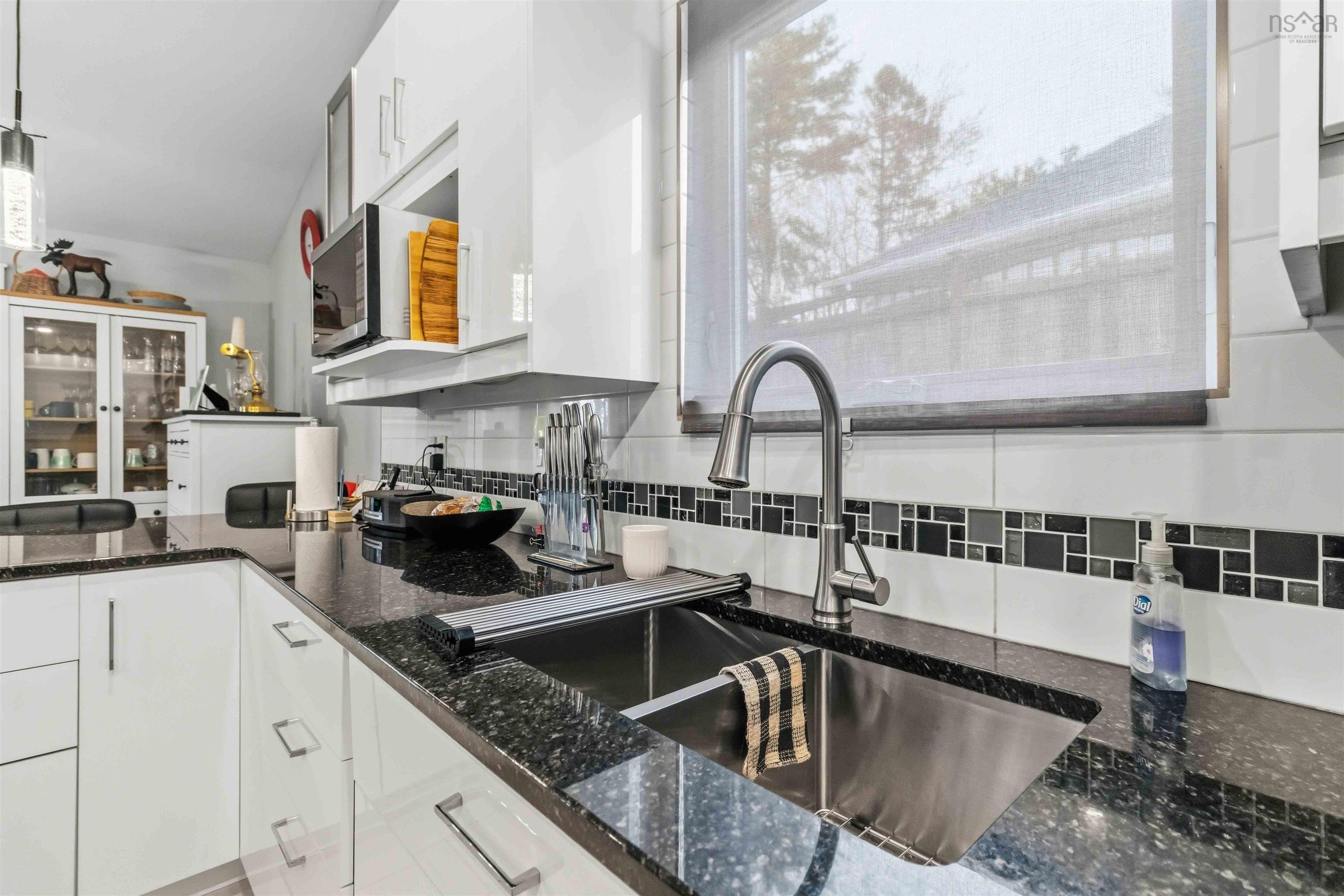 $579,900.00: 71 Acorn Drive, Bridgewater