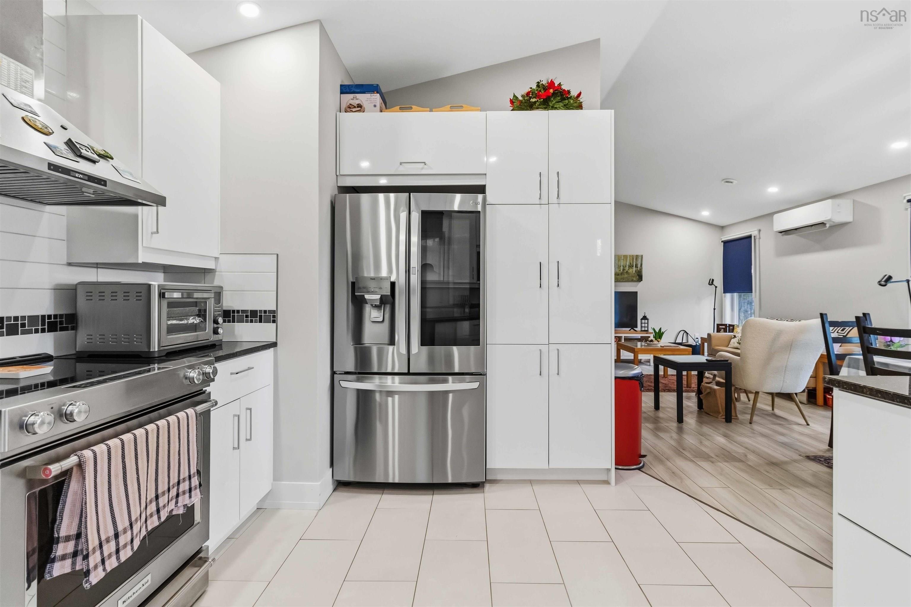 $579,900.00: 71 Acorn Drive, Bridgewater