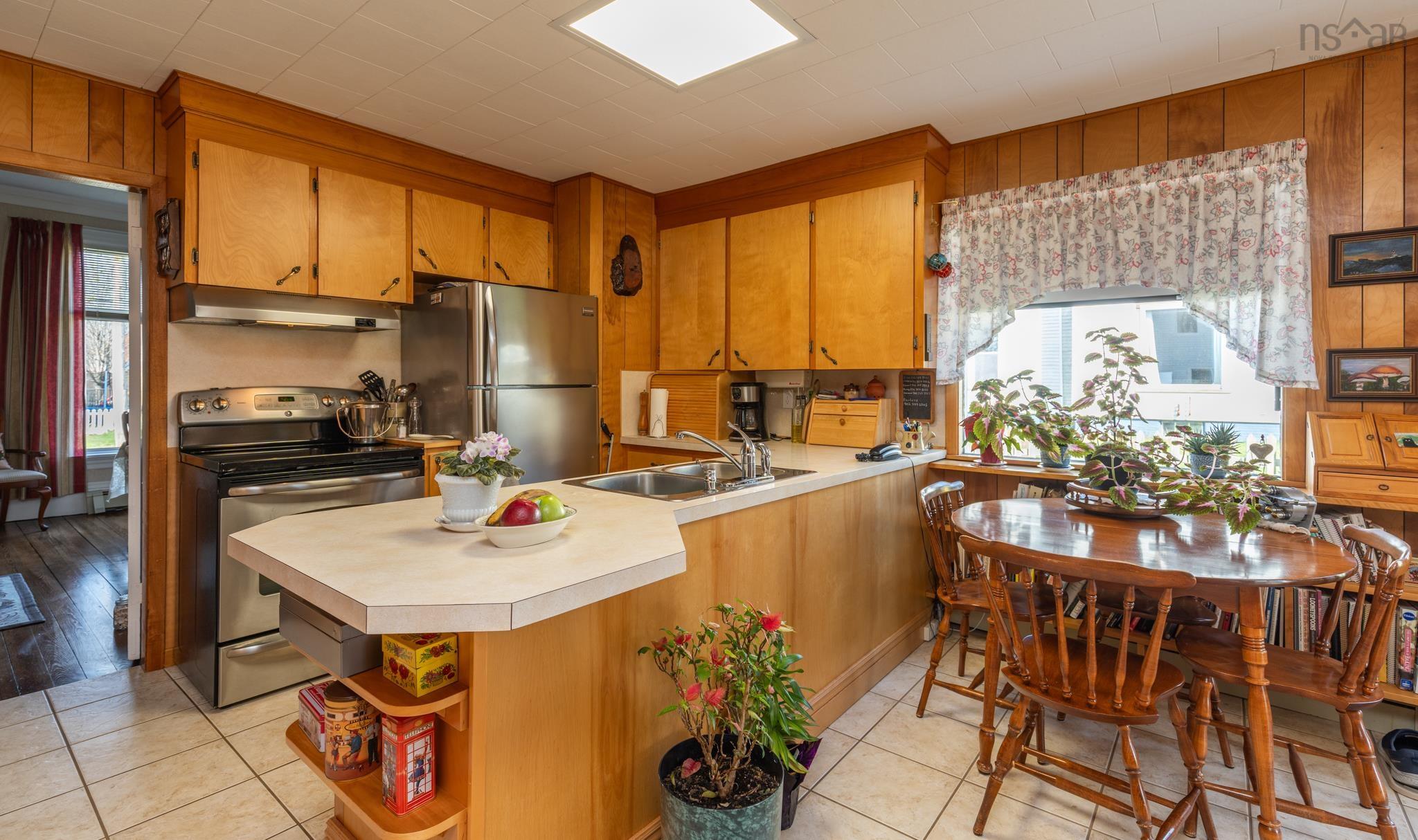 $399,900.00: 17 Porter Street, Yarmouth