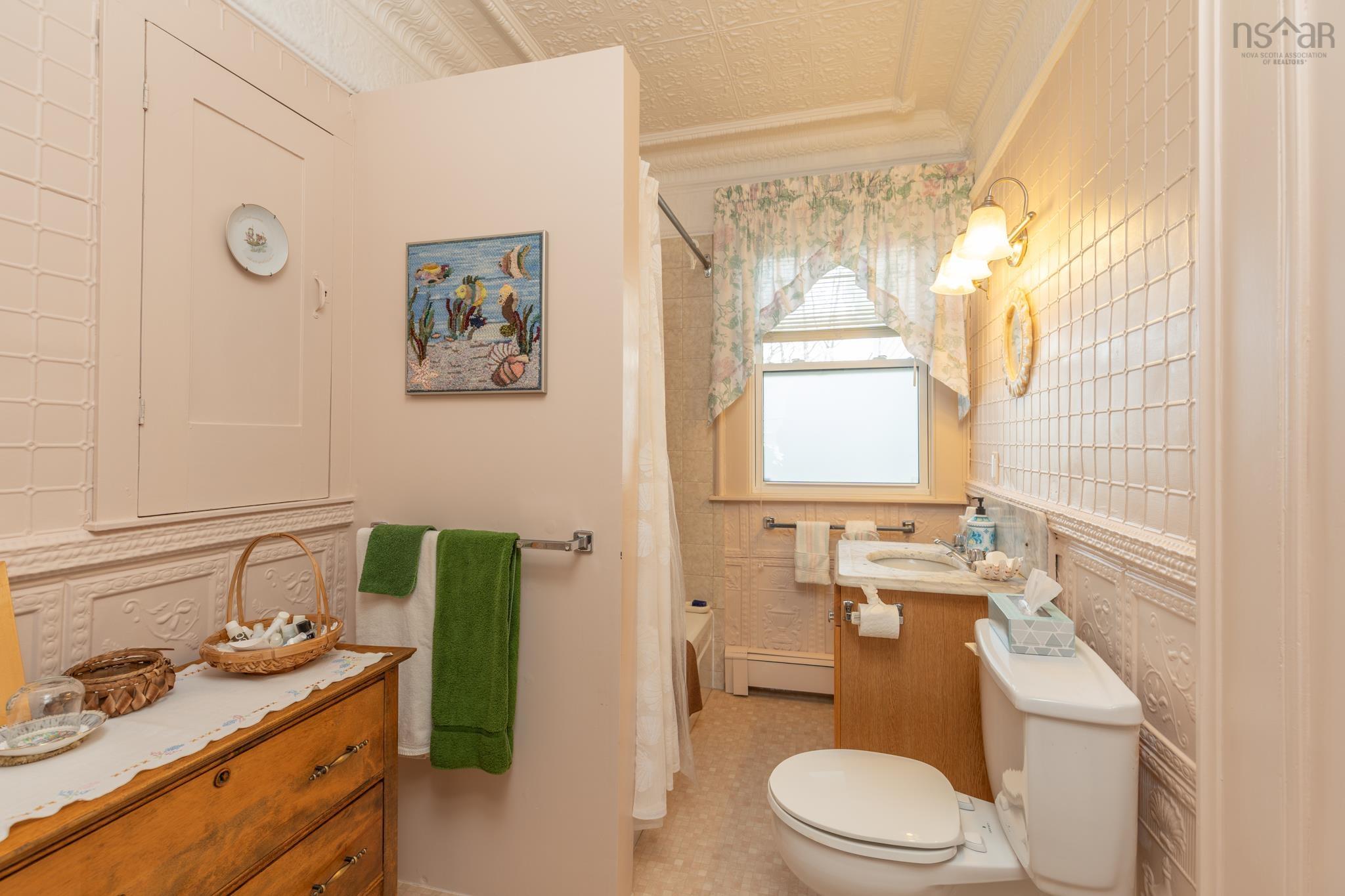 $399,900.00: 17 Porter Street, Yarmouth