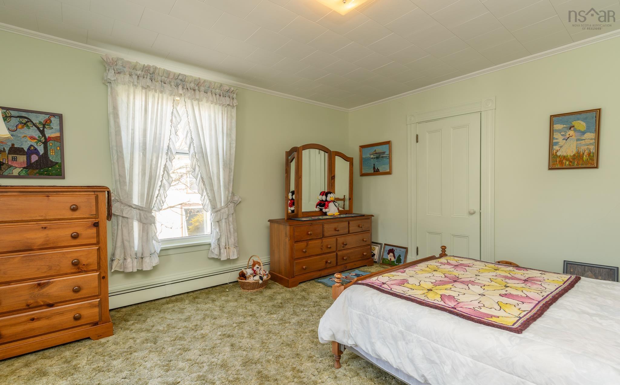 $399,900.00: 17 Porter Street, Yarmouth