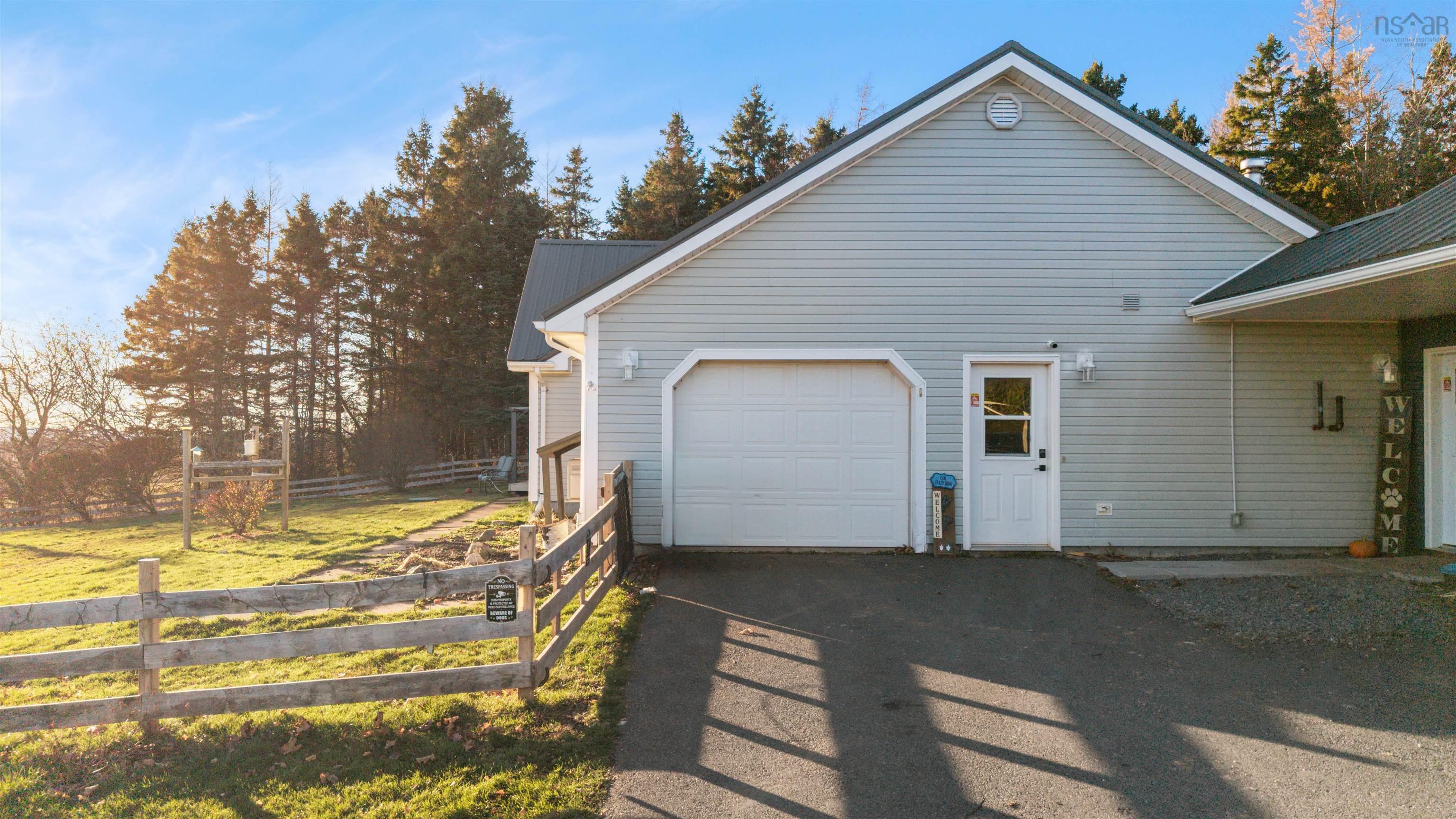 $749,900.00: 935 BROOKSIDE Road, Upper Brookside
