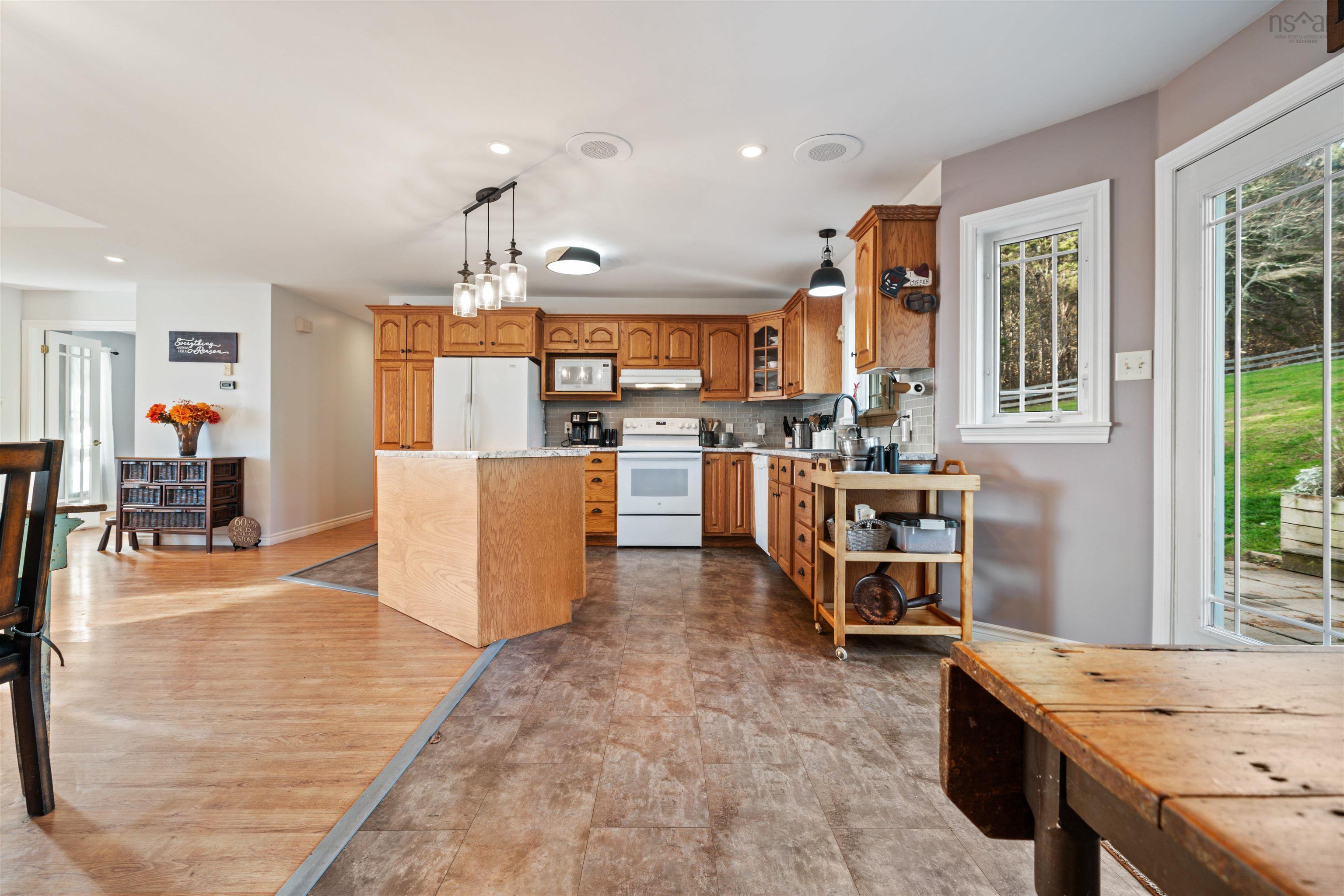 $749,900.00: 935 BROOKSIDE Road, Upper Brookside