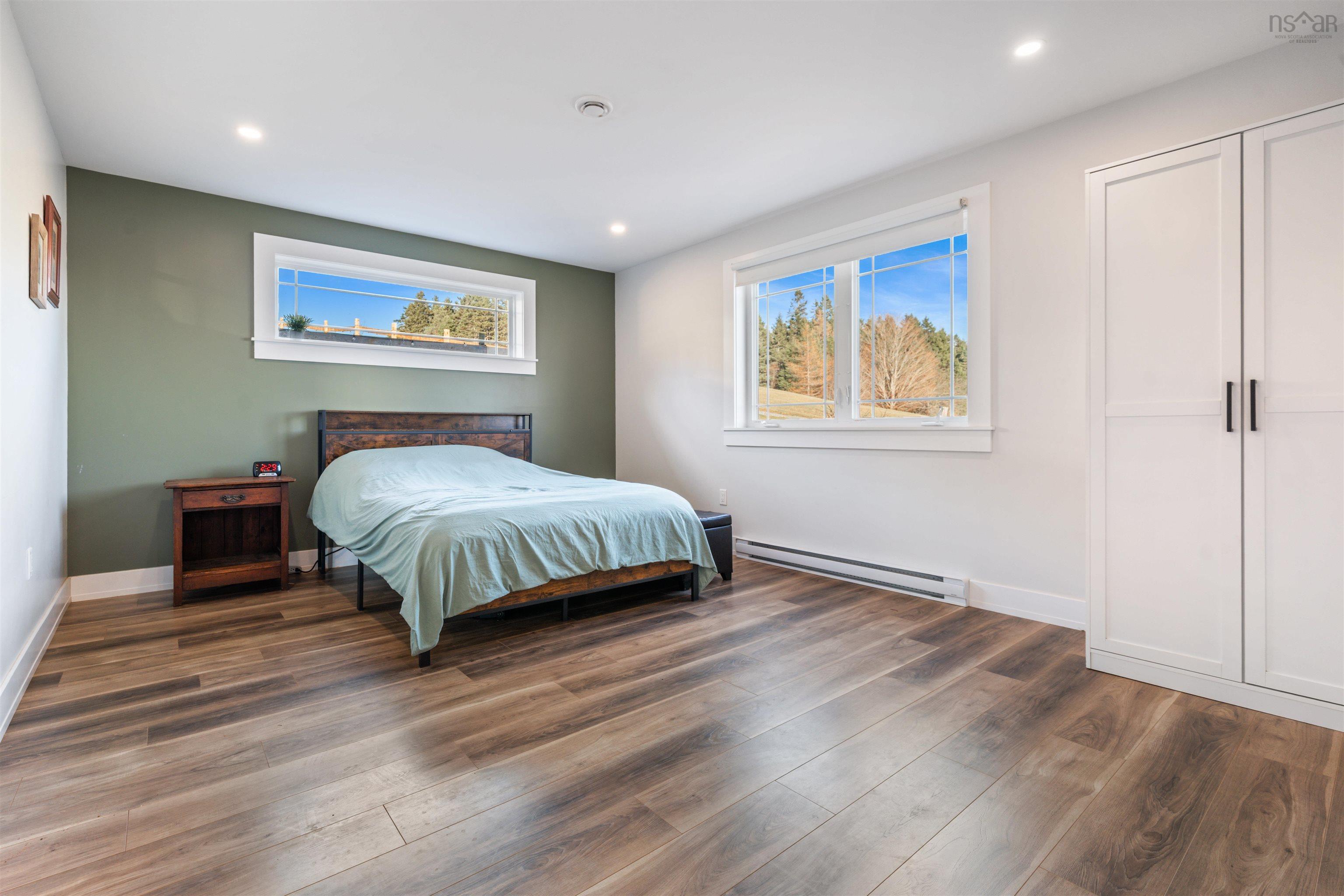 $749,900.00: 935 BROOKSIDE Road, Upper Brookside