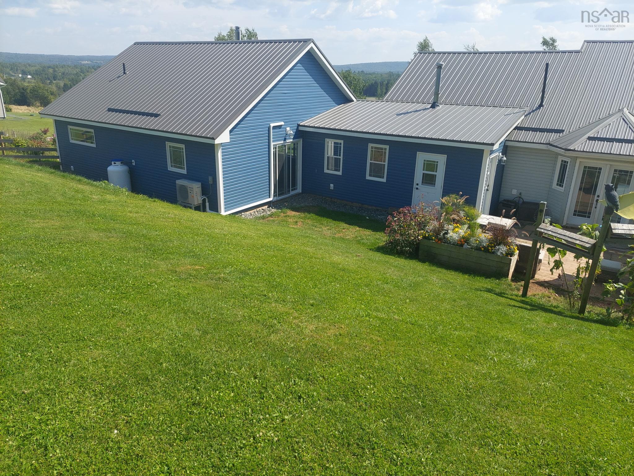 $749,900.00: 935 BROOKSIDE Road, Upper Brookside