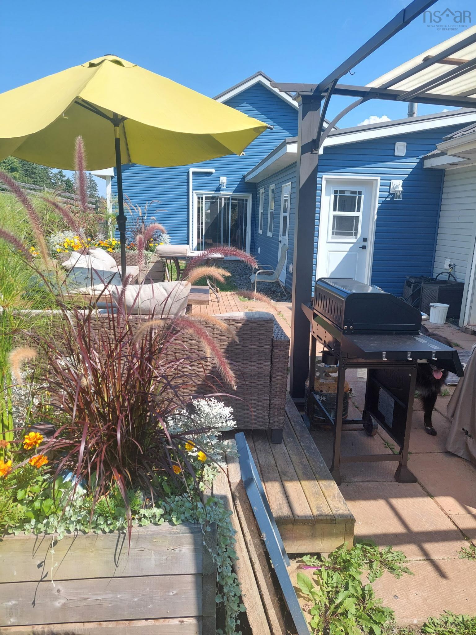 $749,900.00: 935 BROOKSIDE Road, Upper Brookside
