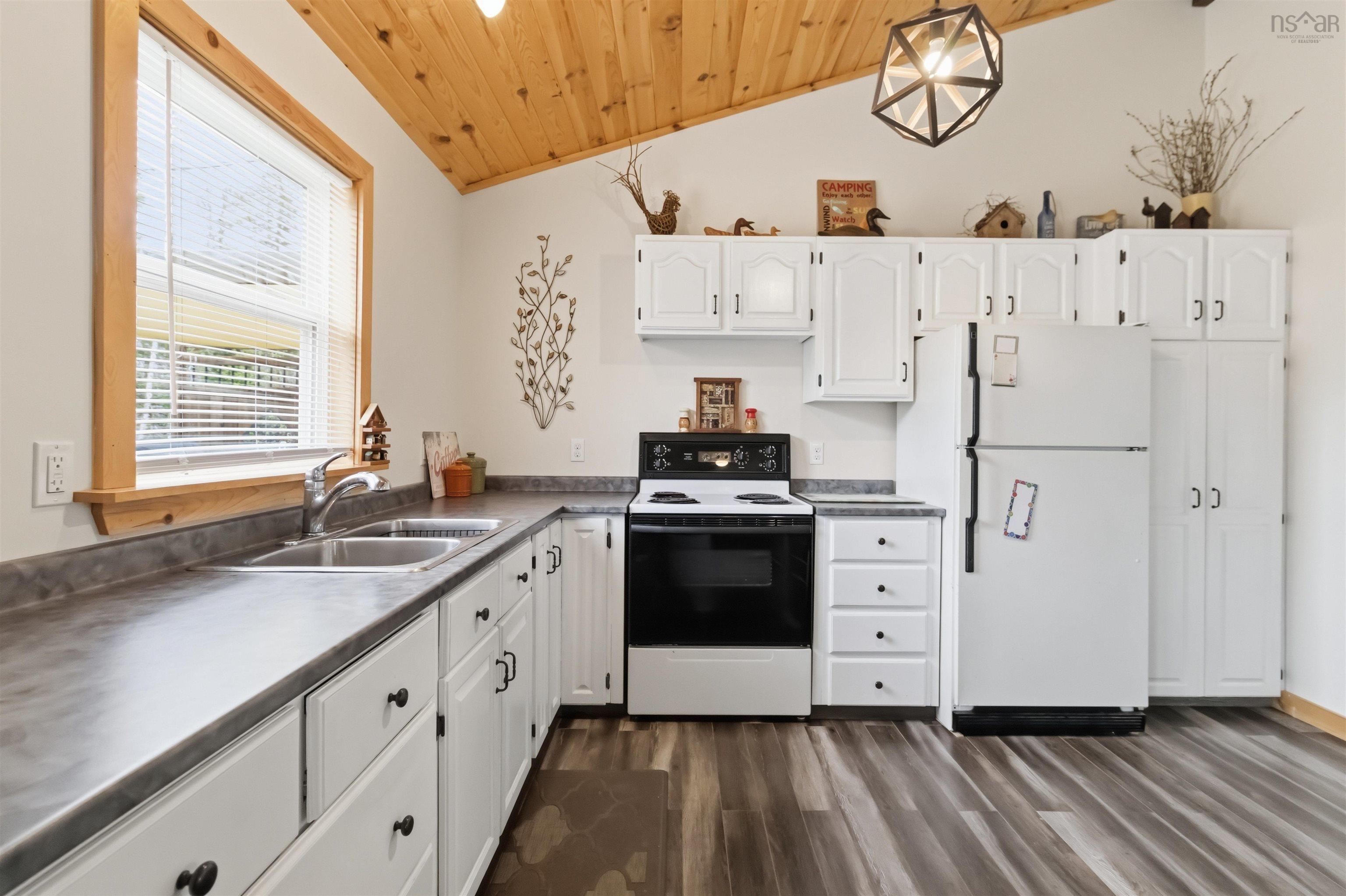 $299,900.00: 630 Elmwood Extension, Barss Corner