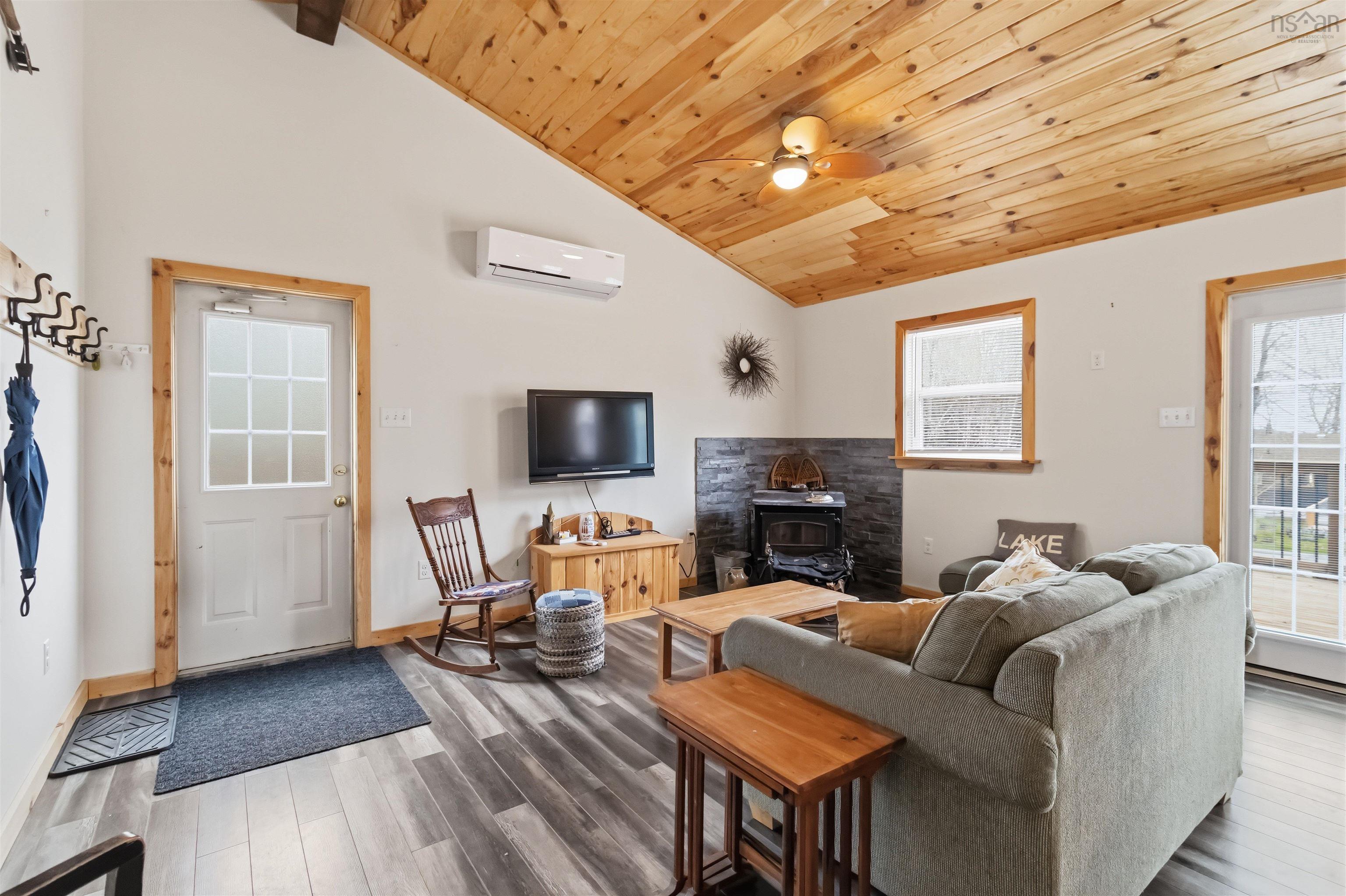 $299,900.00: 630 Elmwood Extension, Barss Corner