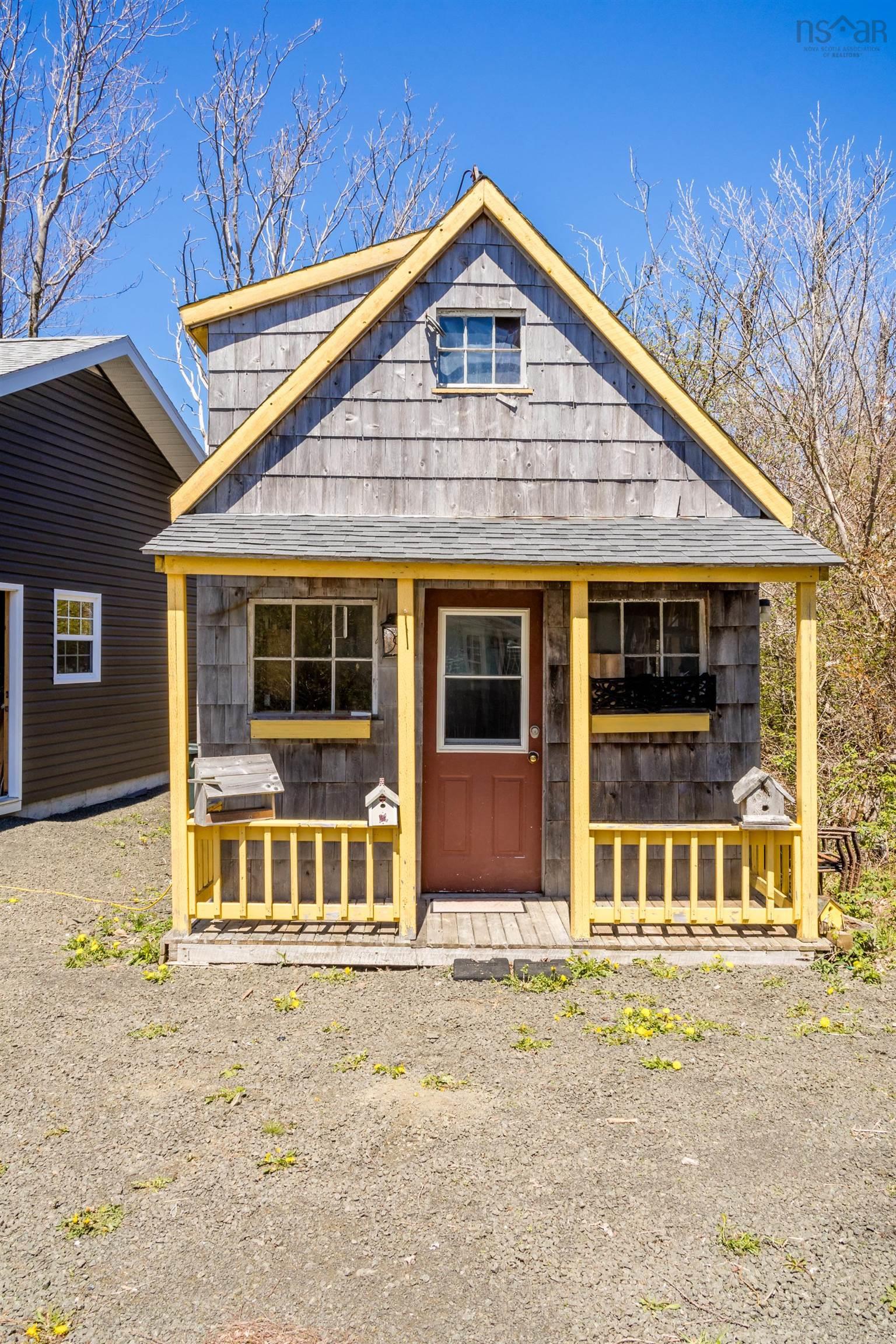 $448,500.00: 8367 Highway 101, Brighton