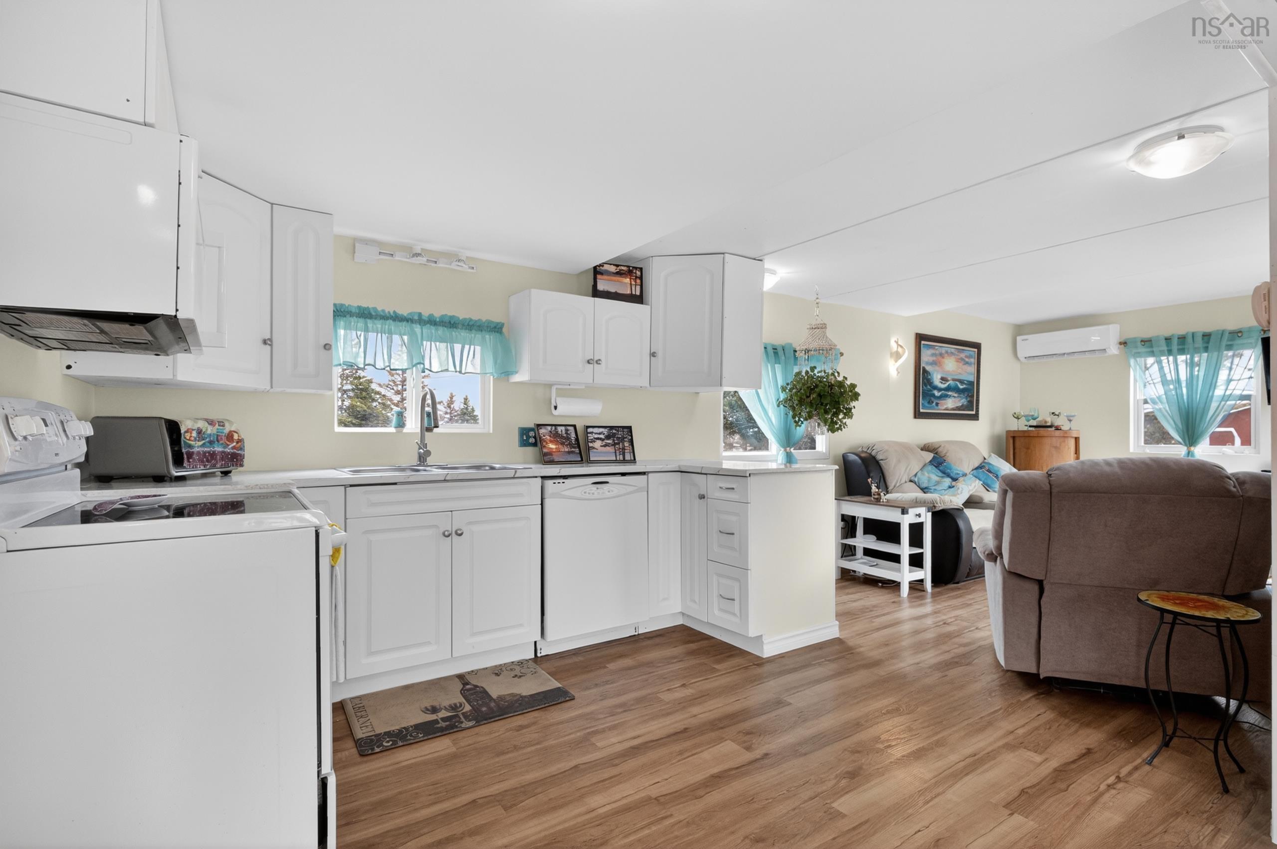 $349,500.00: 46 Evergreen Court, Five Houses