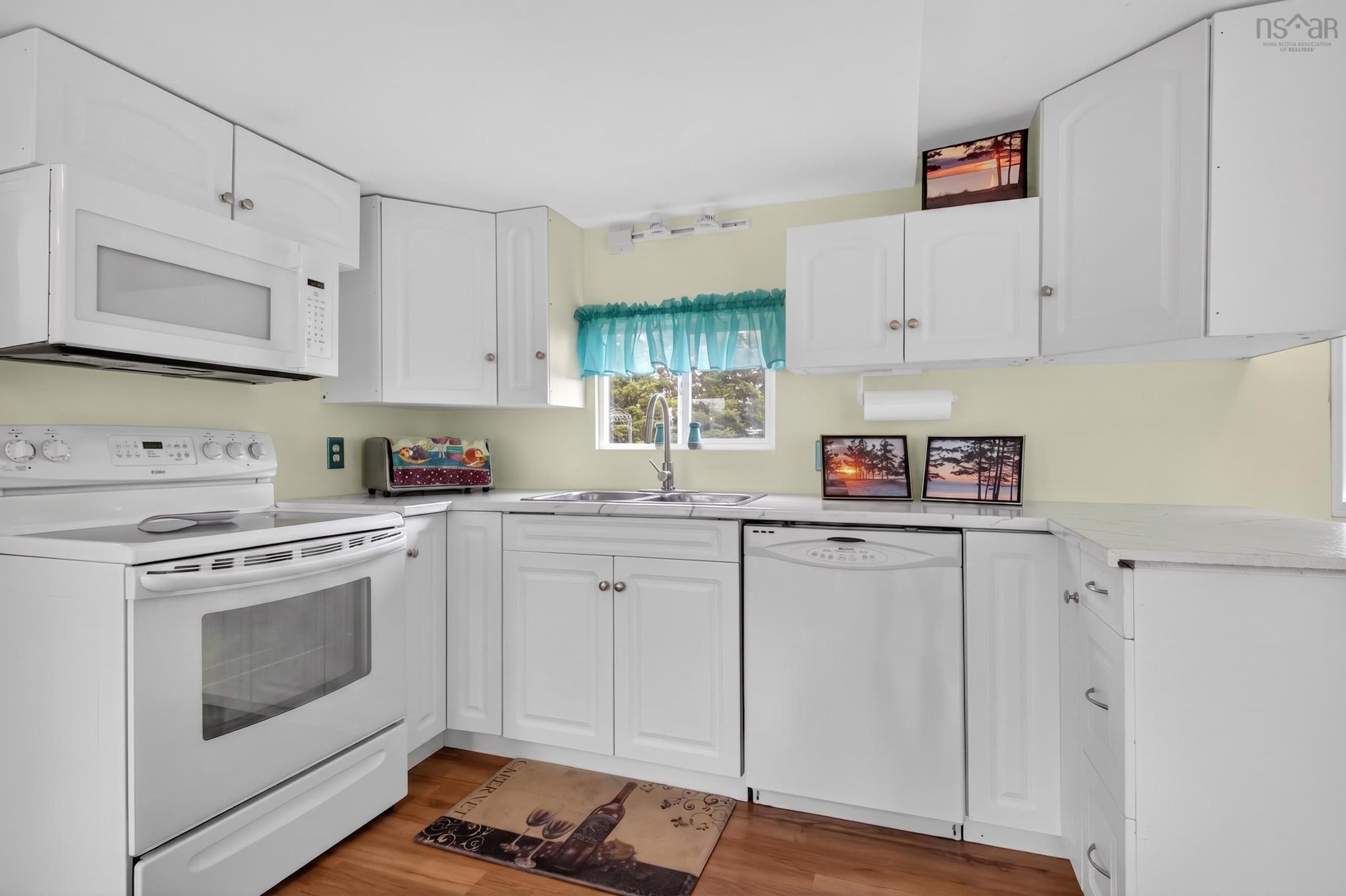 $349,500.00: 46 Evergreen Court, Five Houses