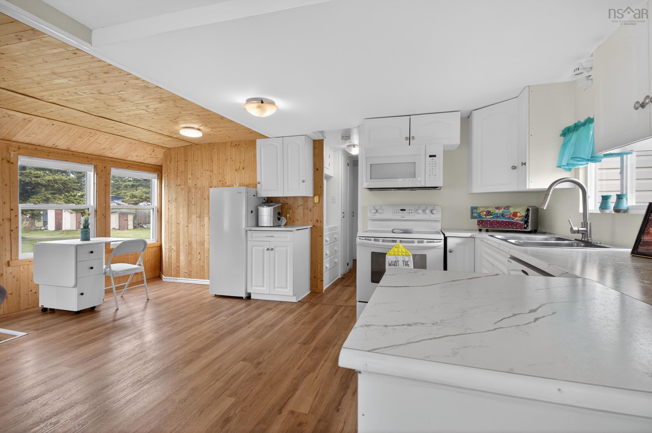 $349,500.00: 46 Evergreen Court, Five Houses