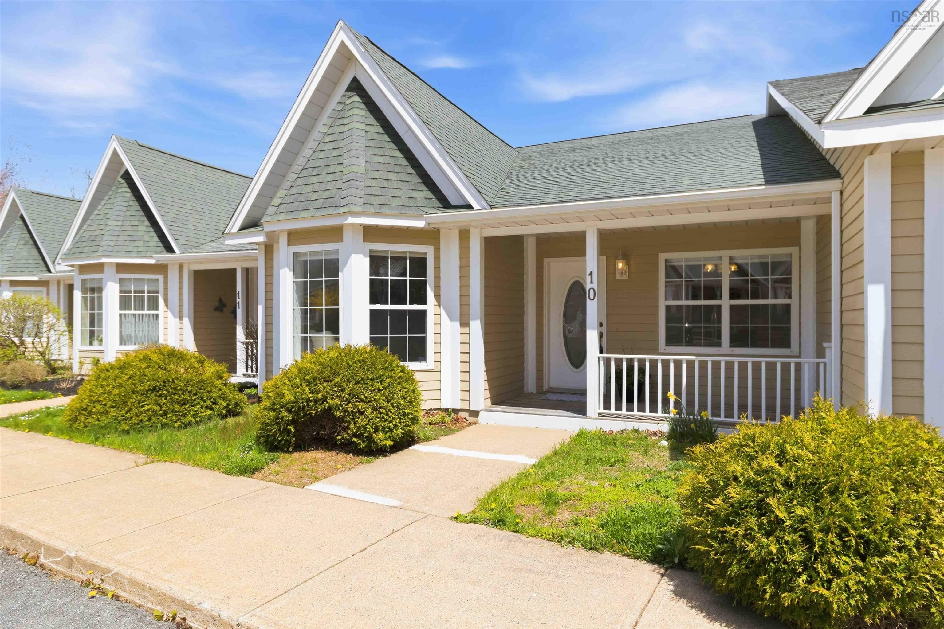 $468,500.00: 10 36 Fauxburg Road, Mahone Bay