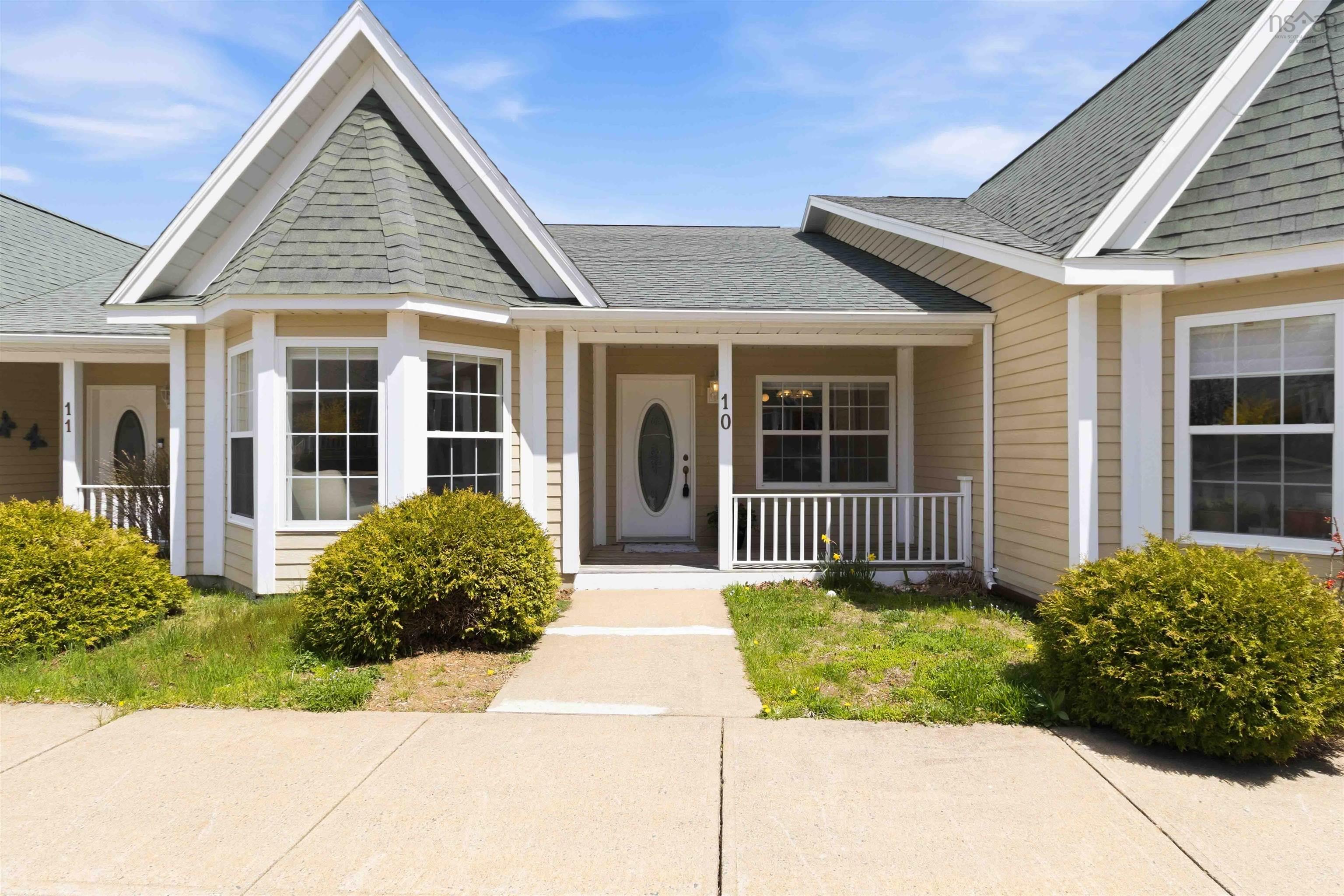 $468,500.00: 10 36 Fauxburg Road, Mahone Bay
