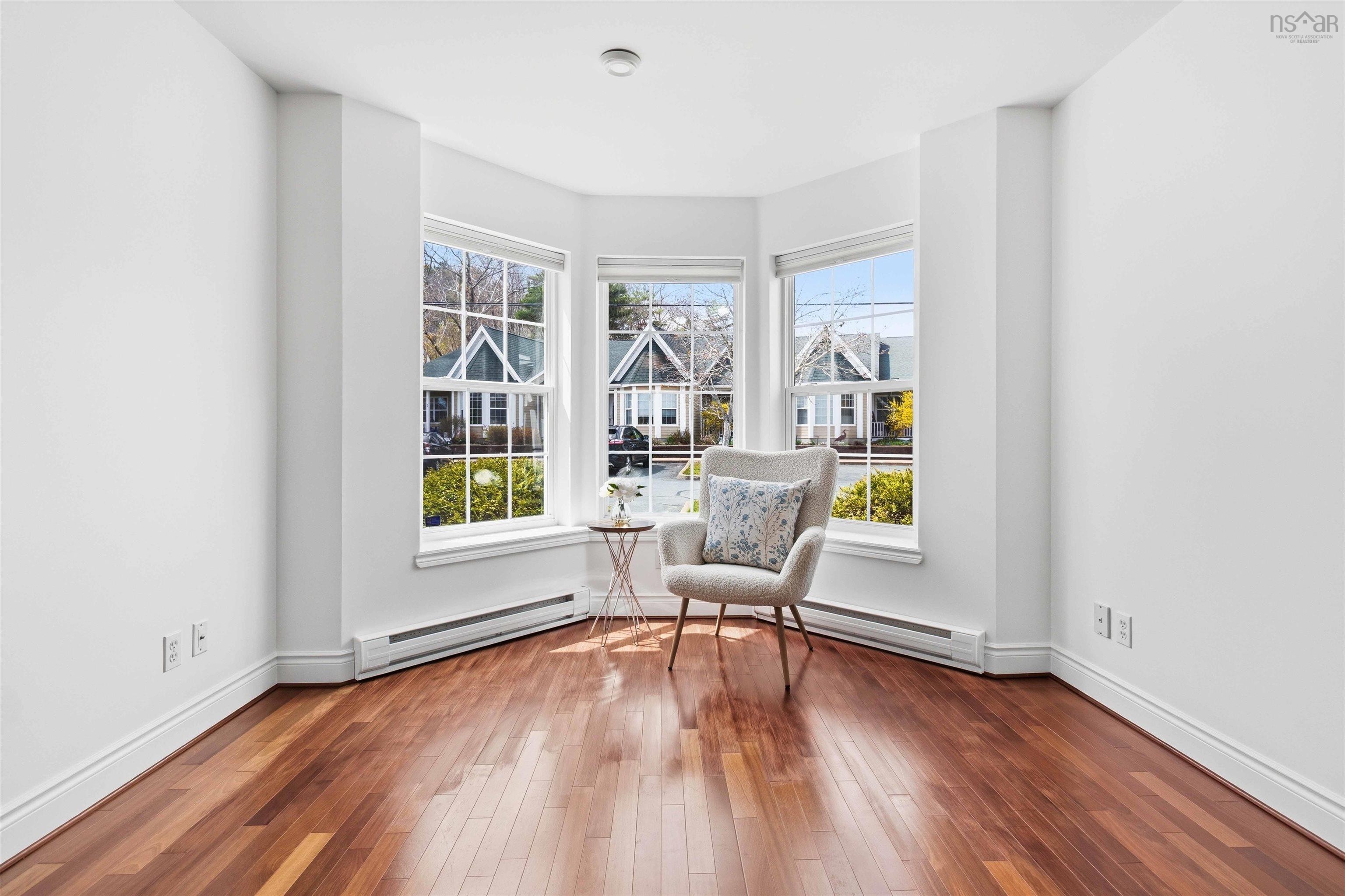 $468,500.00: 10 36 Fauxburg Road, Mahone Bay