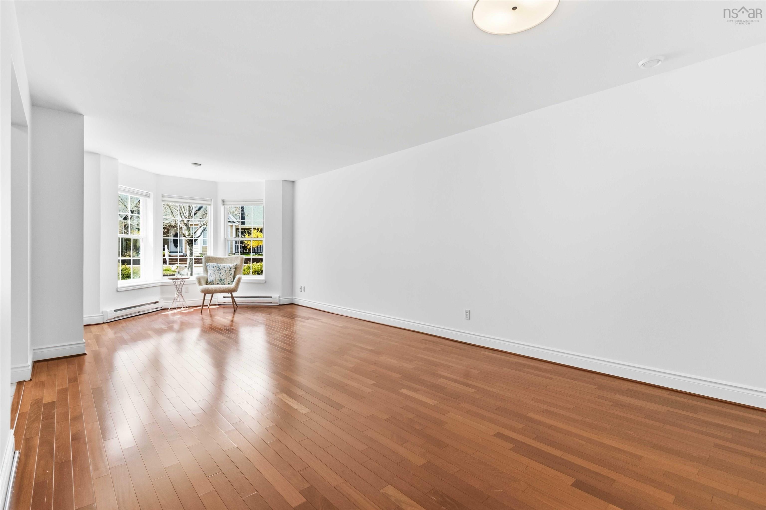 $468,500.00: 10 36 Fauxburg Road, Mahone Bay