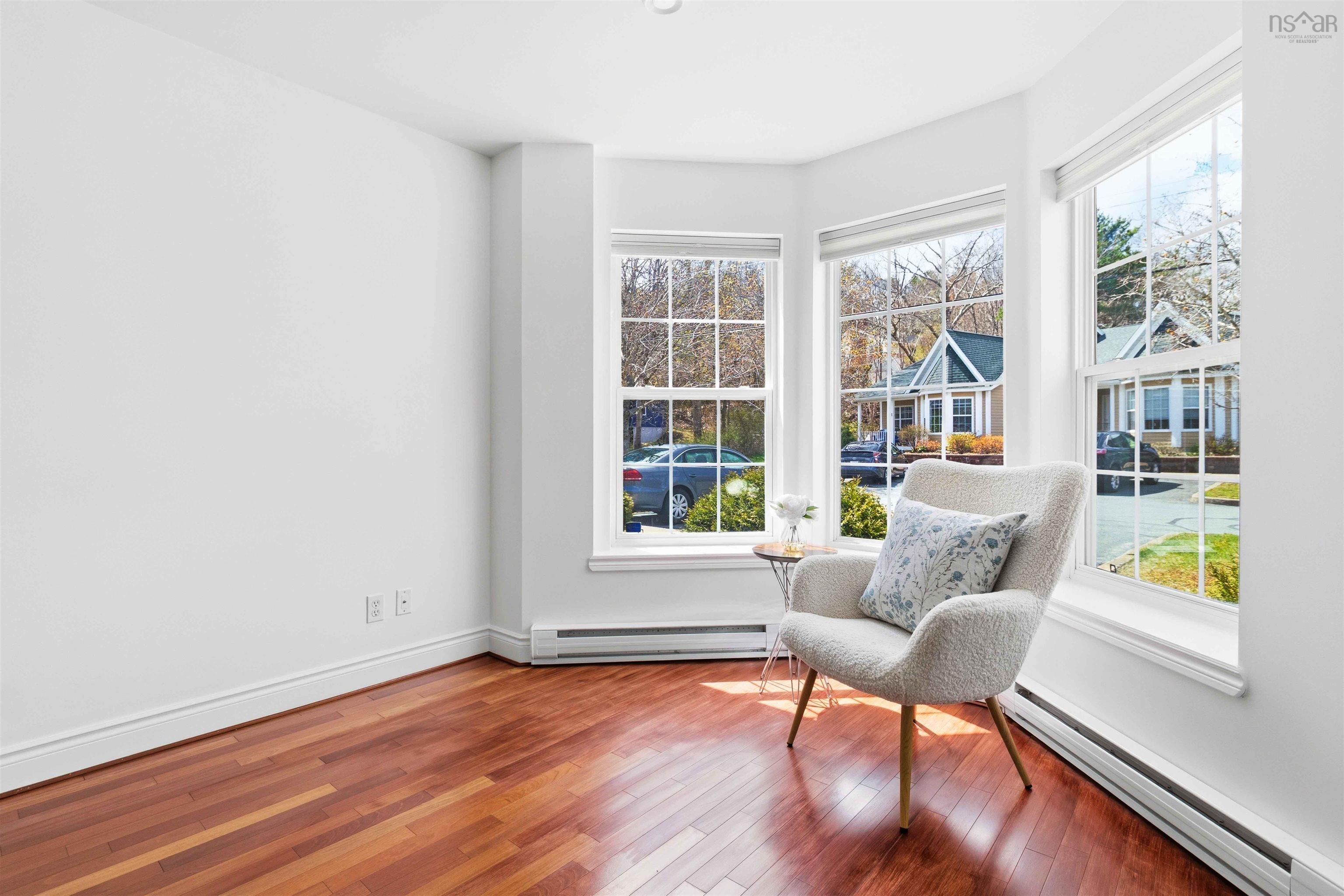 $468,500.00: 10 36 Fauxburg Road, Mahone Bay