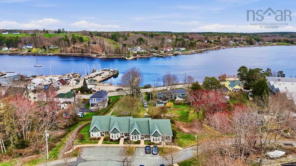 $468,500.00: 10 36 Fauxburg Road, Mahone Bay