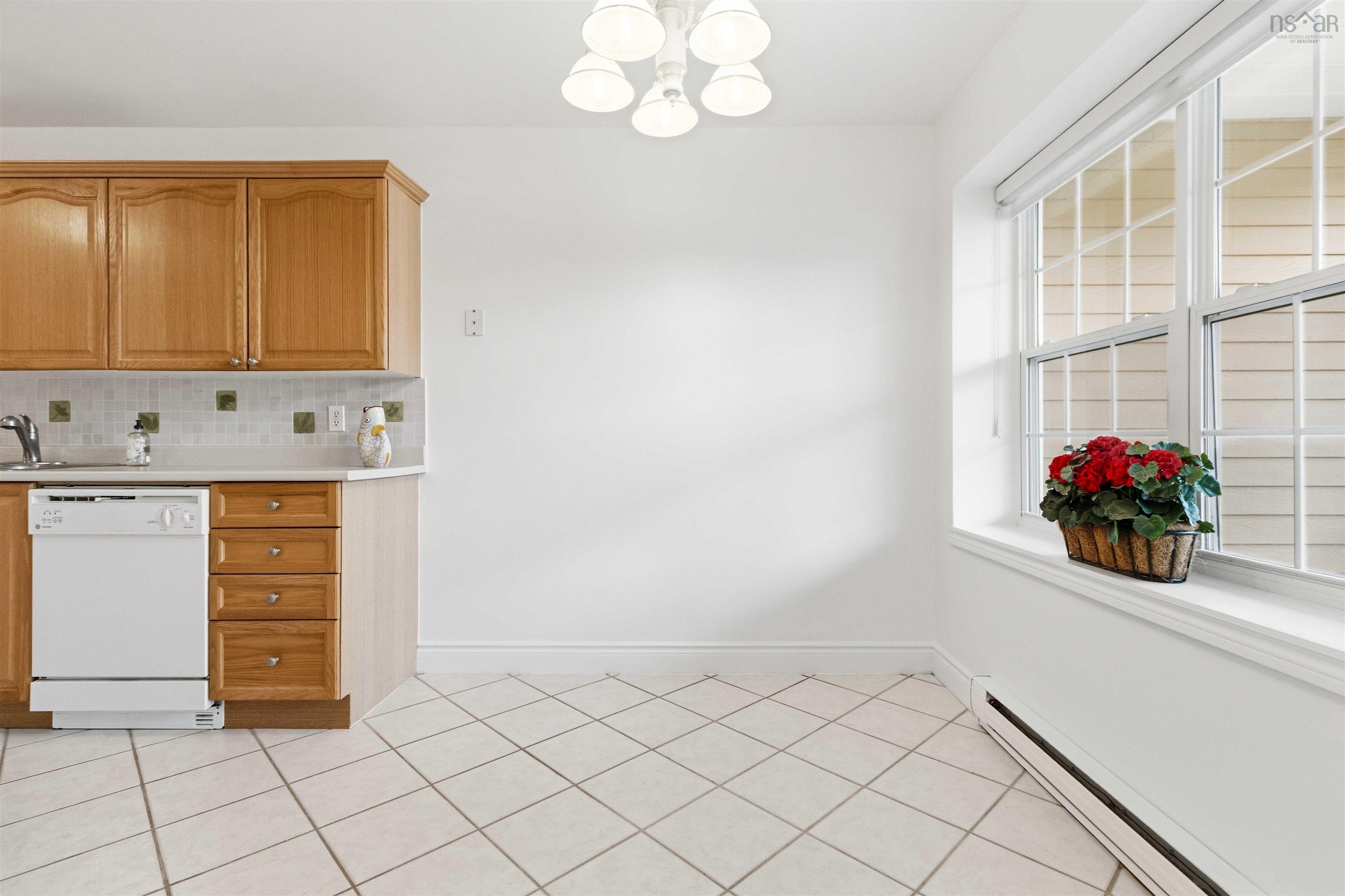 $468,500.00: 10 36 Fauxburg Road, Mahone Bay