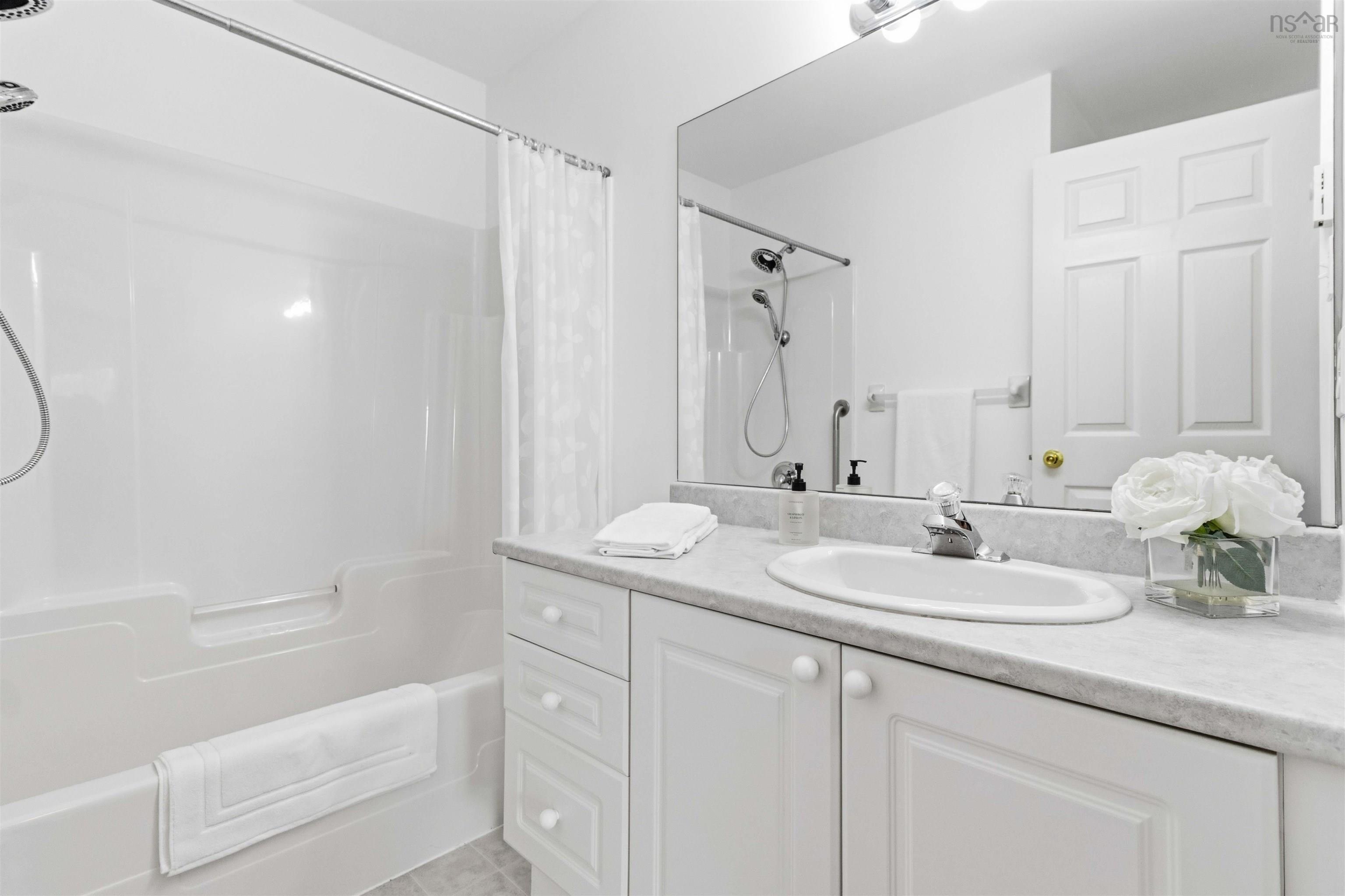 $468,500.00: 10 36 Fauxburg Road, Mahone Bay