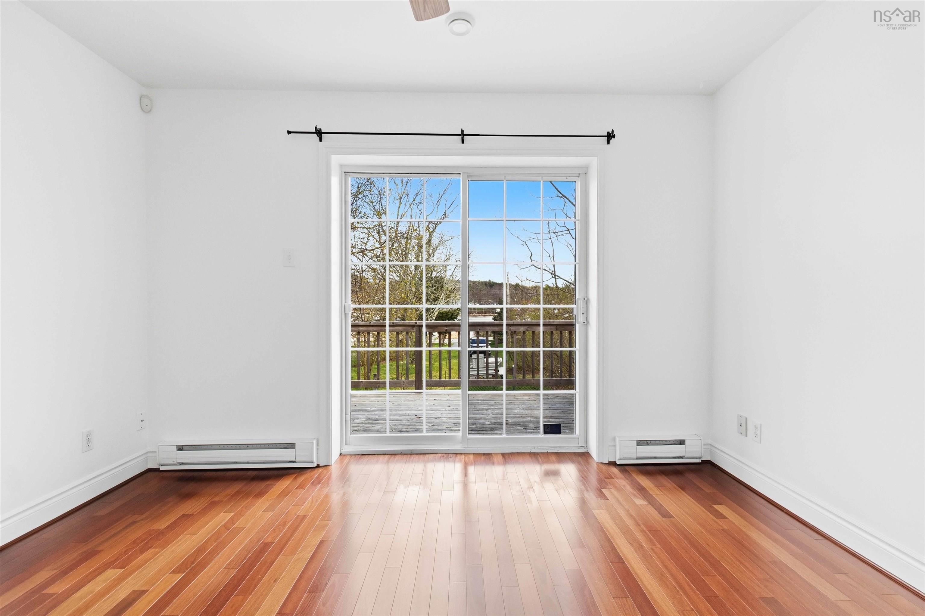 $468,500.00: 10 36 Fauxburg Road, Mahone Bay