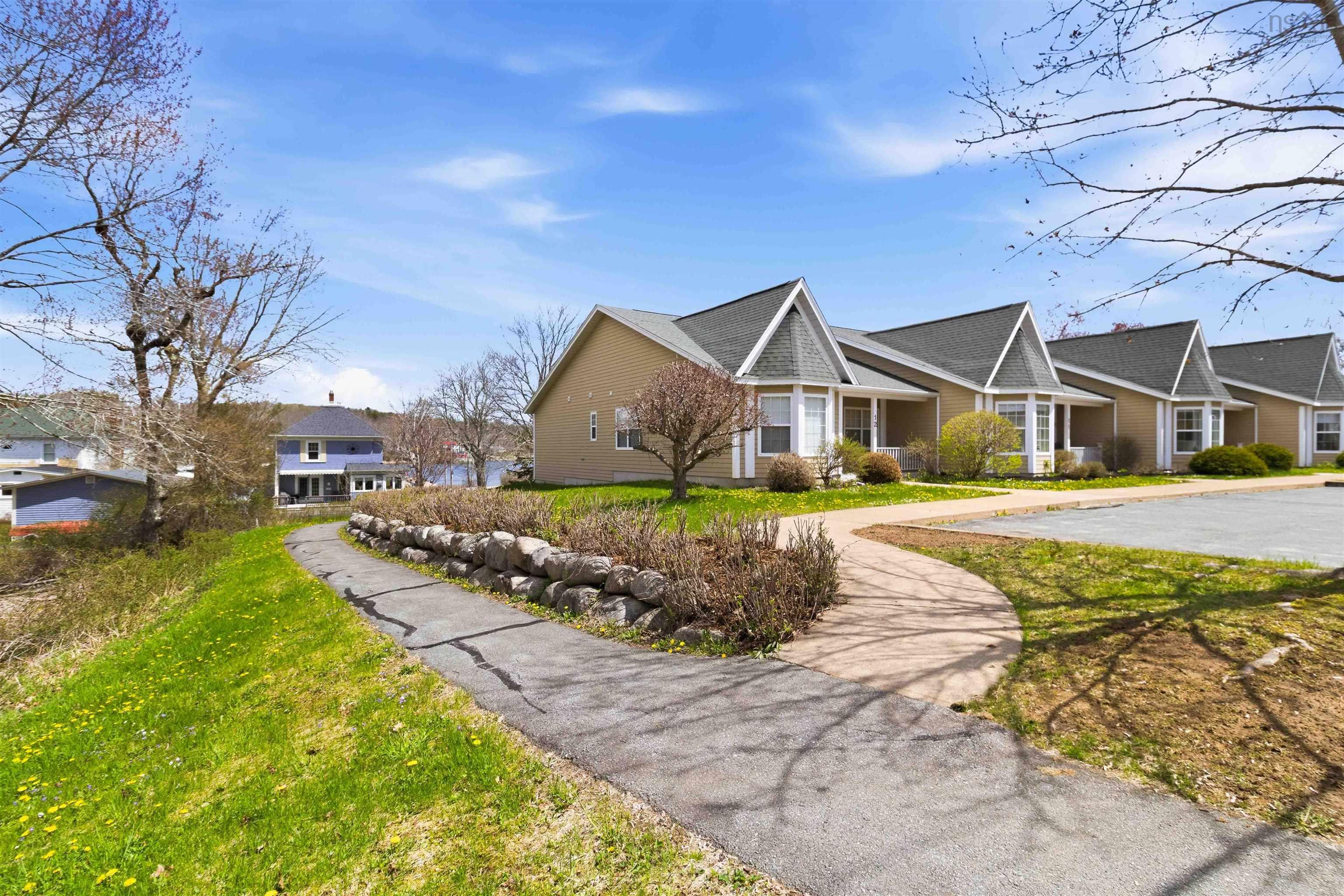 $468,500.00: 10 36 Fauxburg Road, Mahone Bay