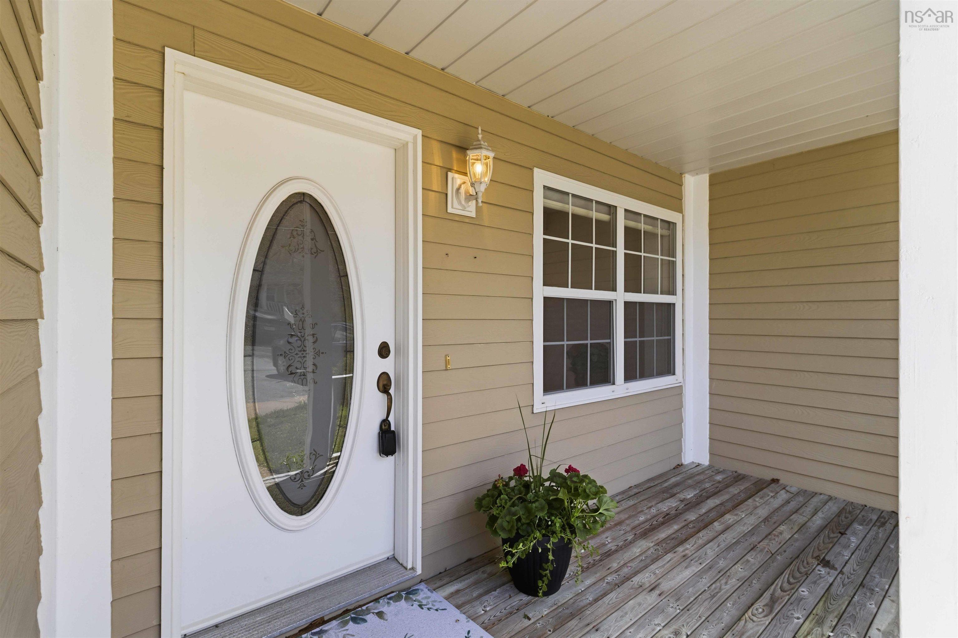 $468,500.00: 10 36 Fauxburg Road, Mahone Bay
