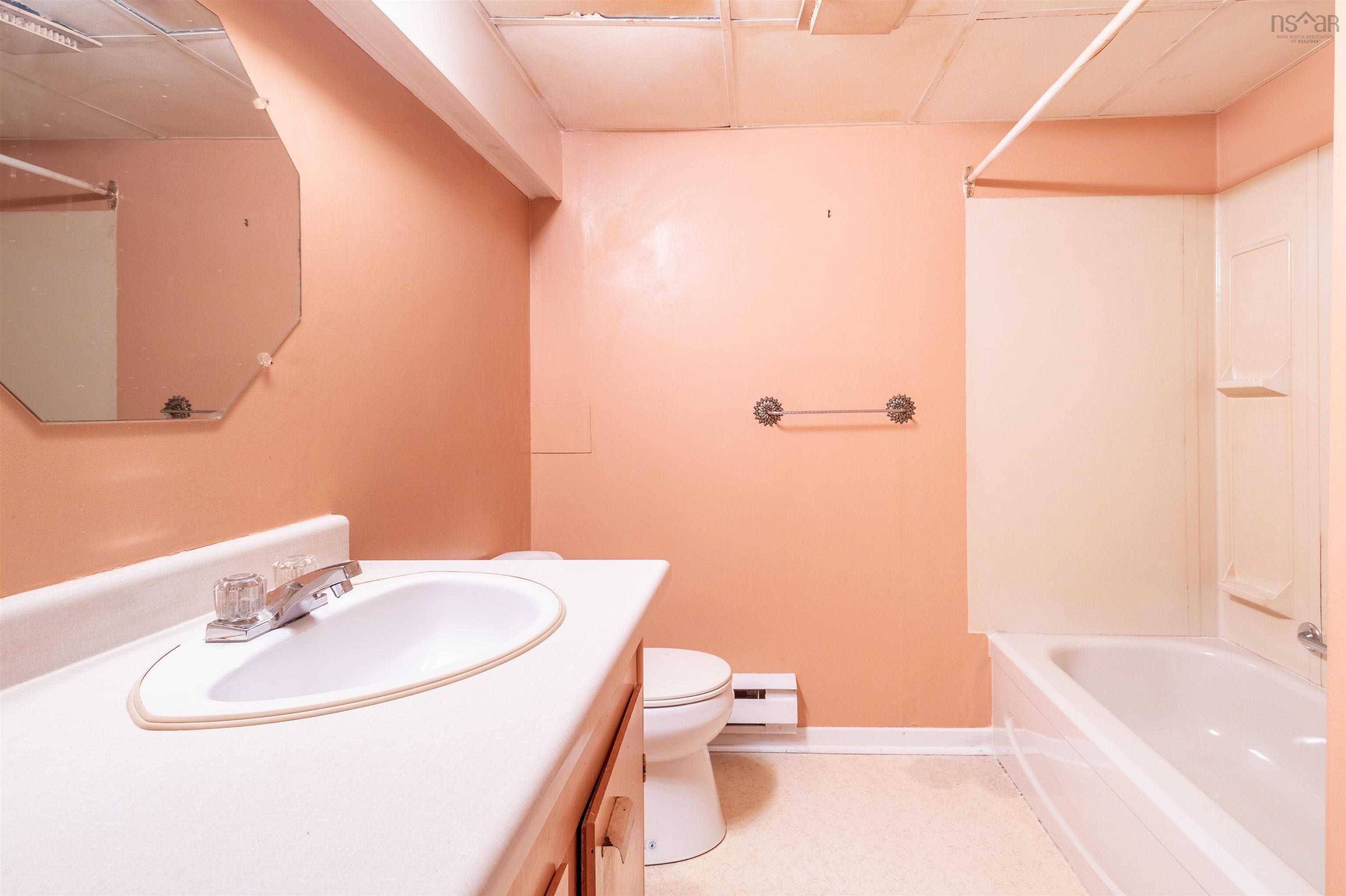$300,000.00: 42 Holic Avenue, North Sydney