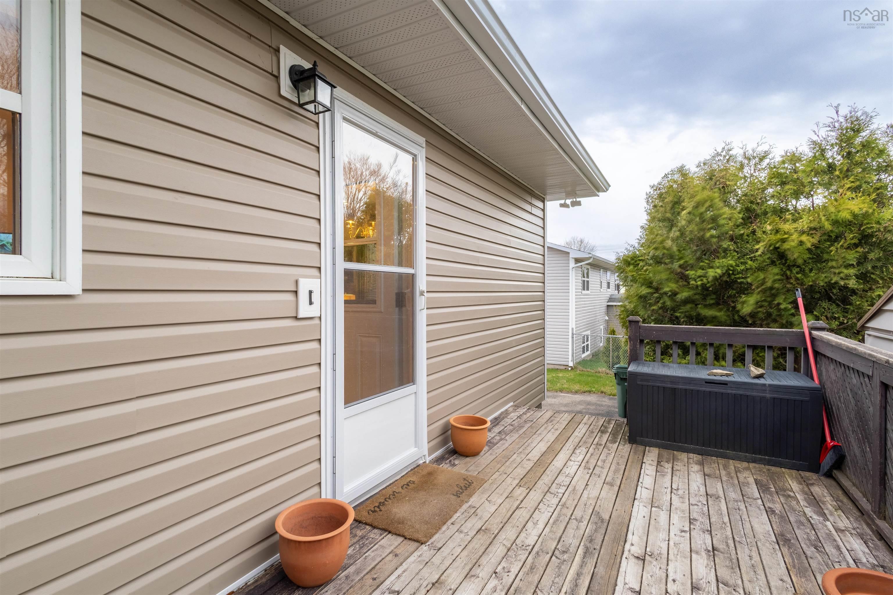 $300,000.00: 42 Holic Avenue, North Sydney