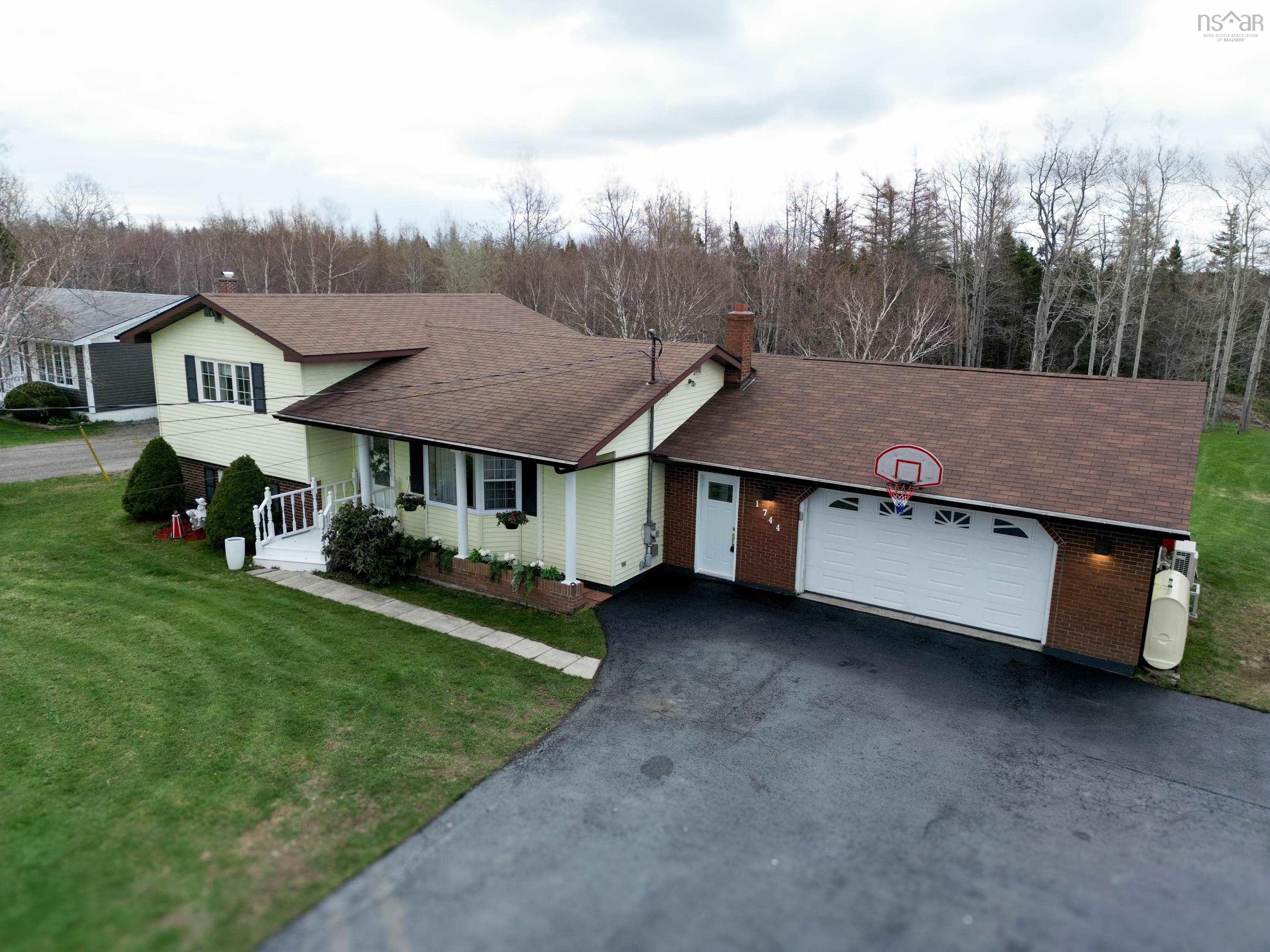 $429,900.00: 1744 Lingan Road, River Ryan