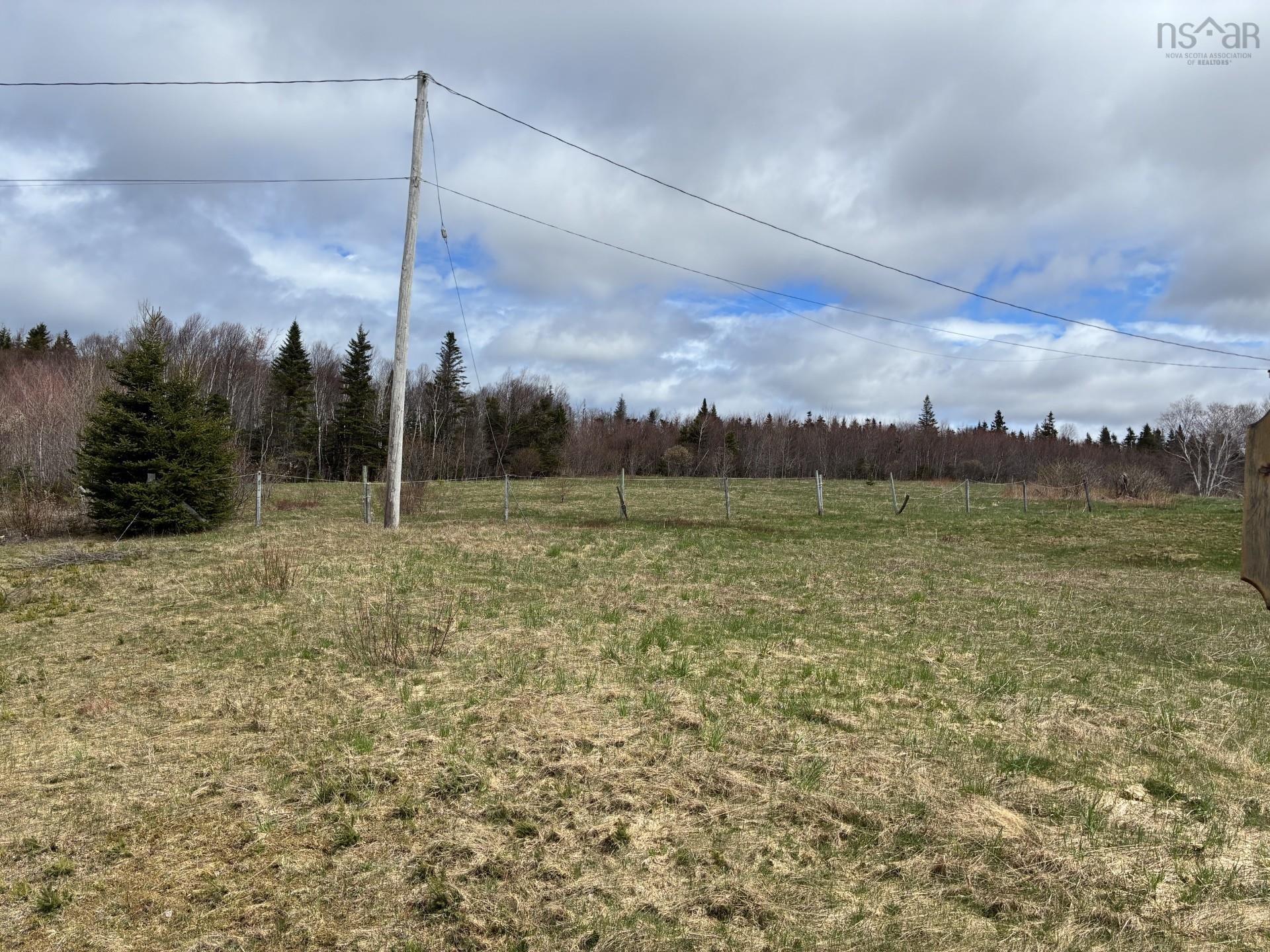 $225,000.00: 646 St. James Road, Dalem Lake