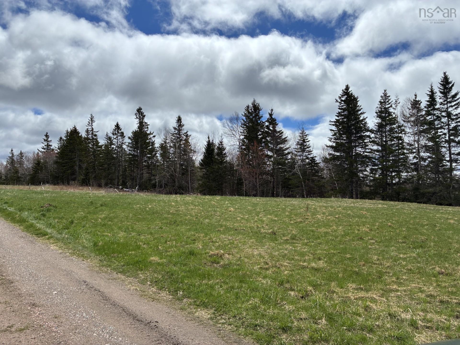 $225,000.00: 646 St. James Road, Dalem Lake