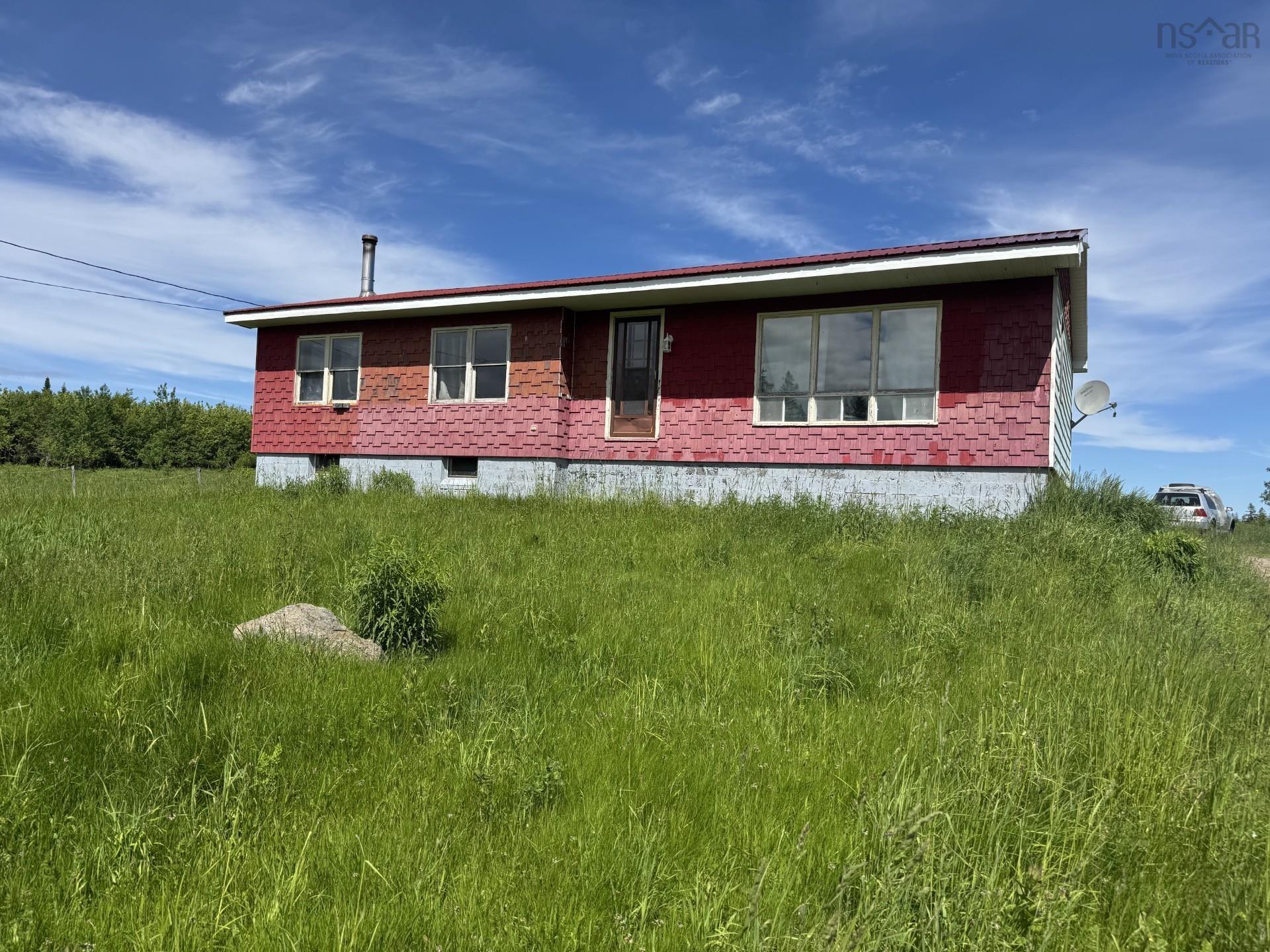 $225,000.00: 646 St. James Road, Dalem Lake