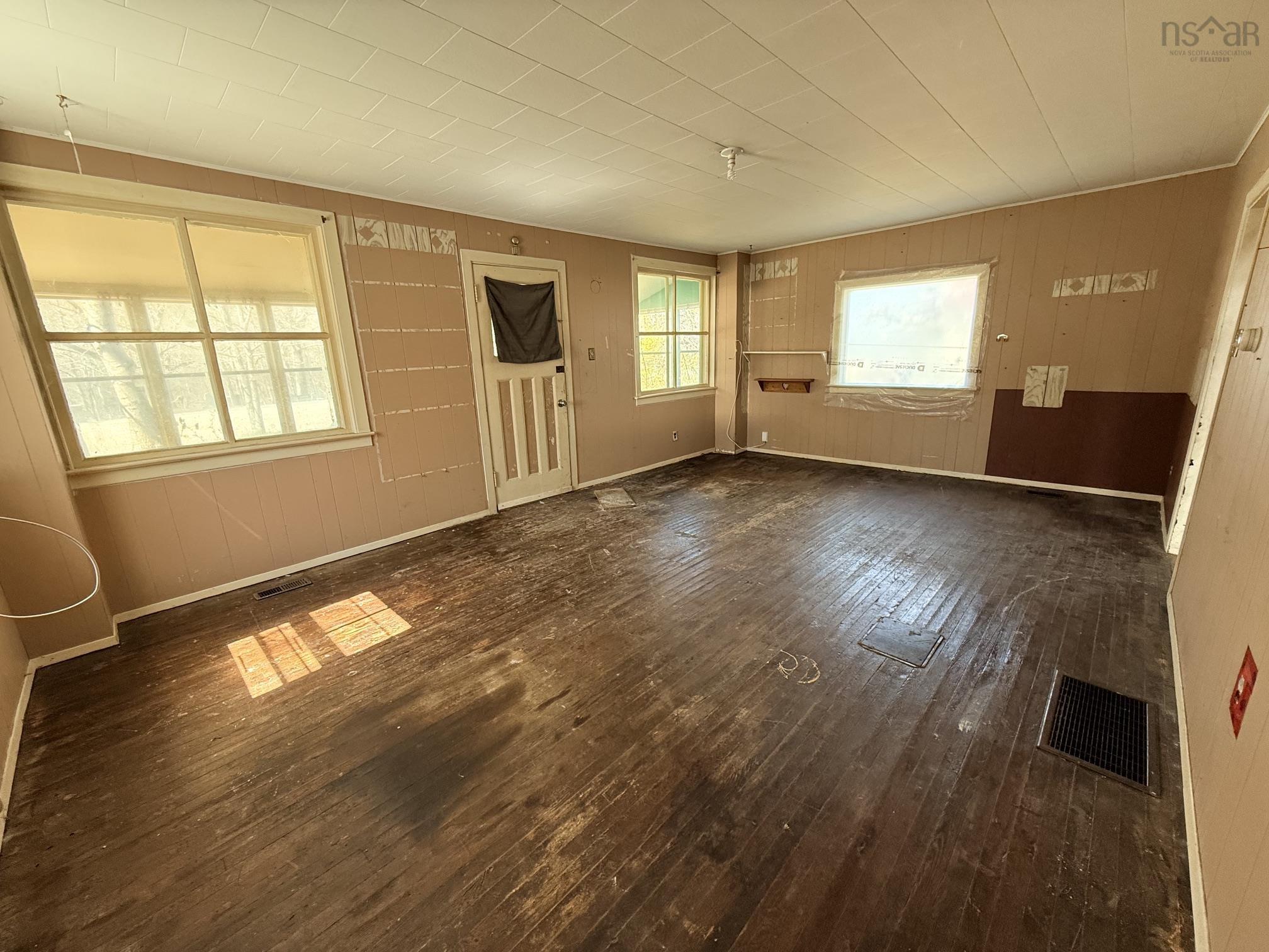 $119,900.00: 5350 Highway 10, New Germany