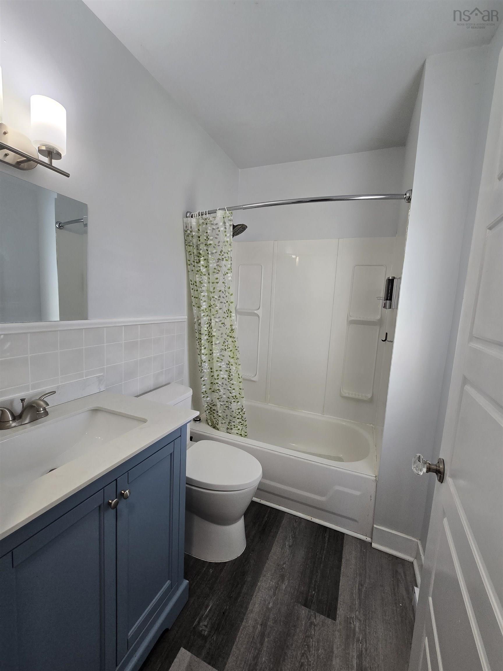 $285,000.00: 66 Oak Street, Trenton