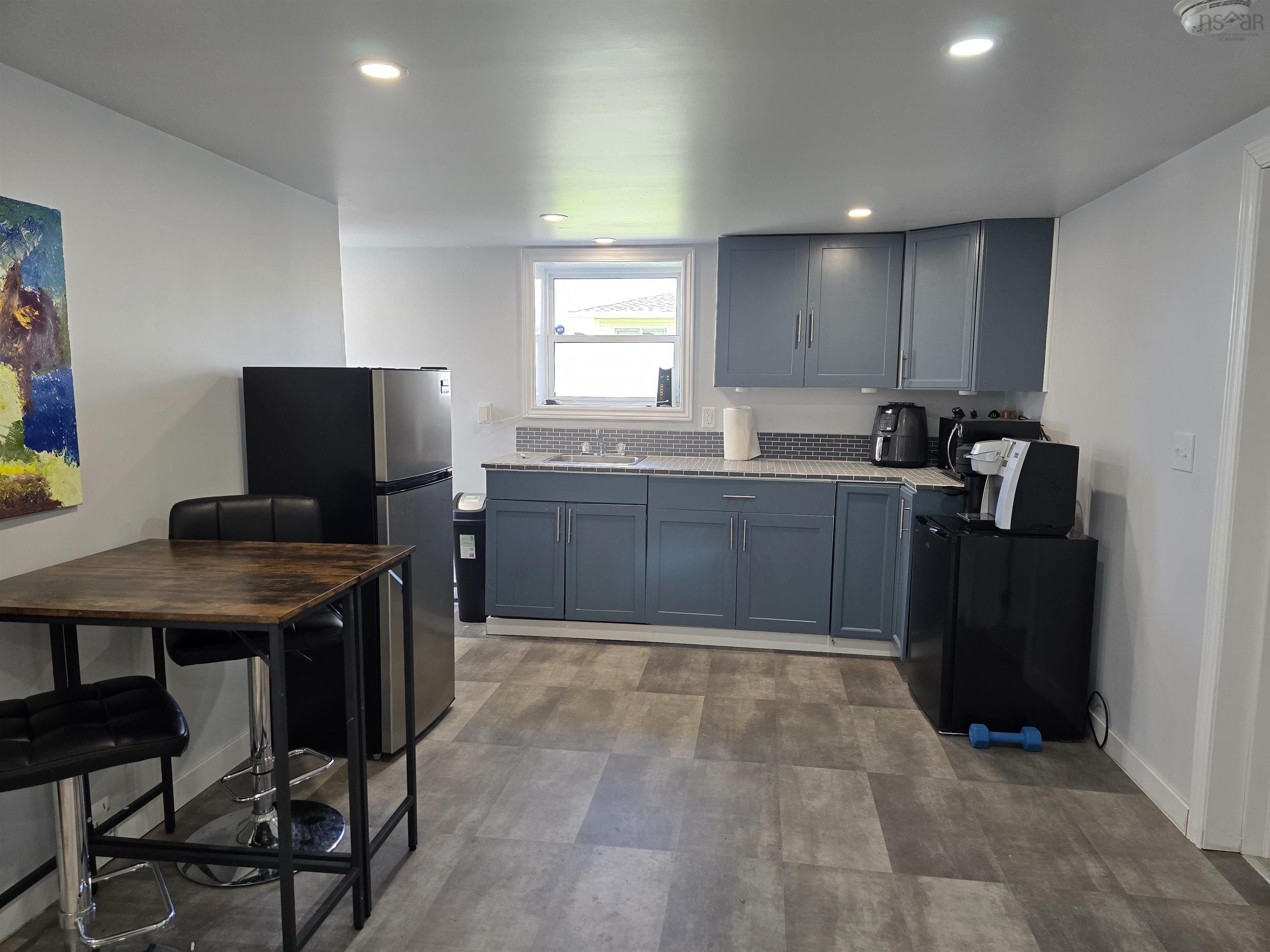 $285,000.00: 66 Oak Street, Trenton
