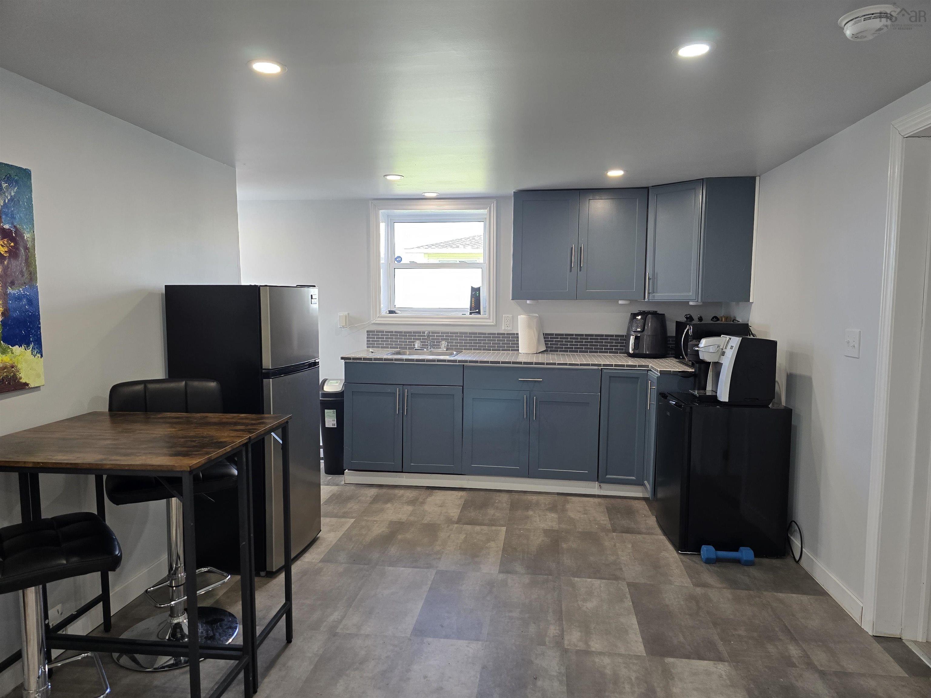$285,000.00: 66 Oak Street, Trenton