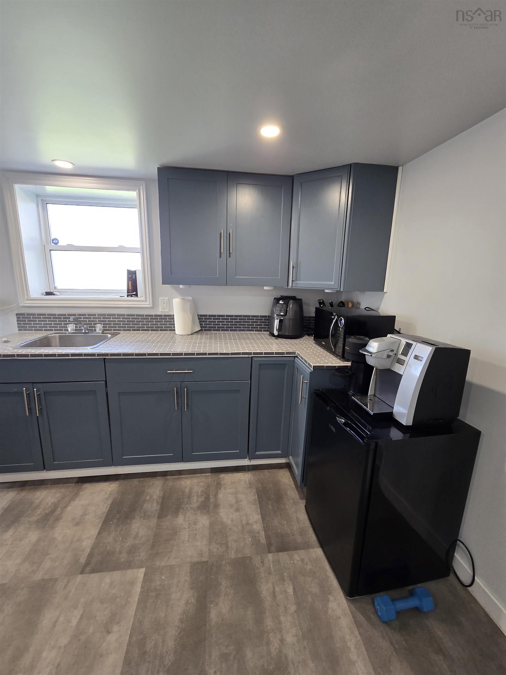 $285,000.00: 66 Oak Street, Trenton