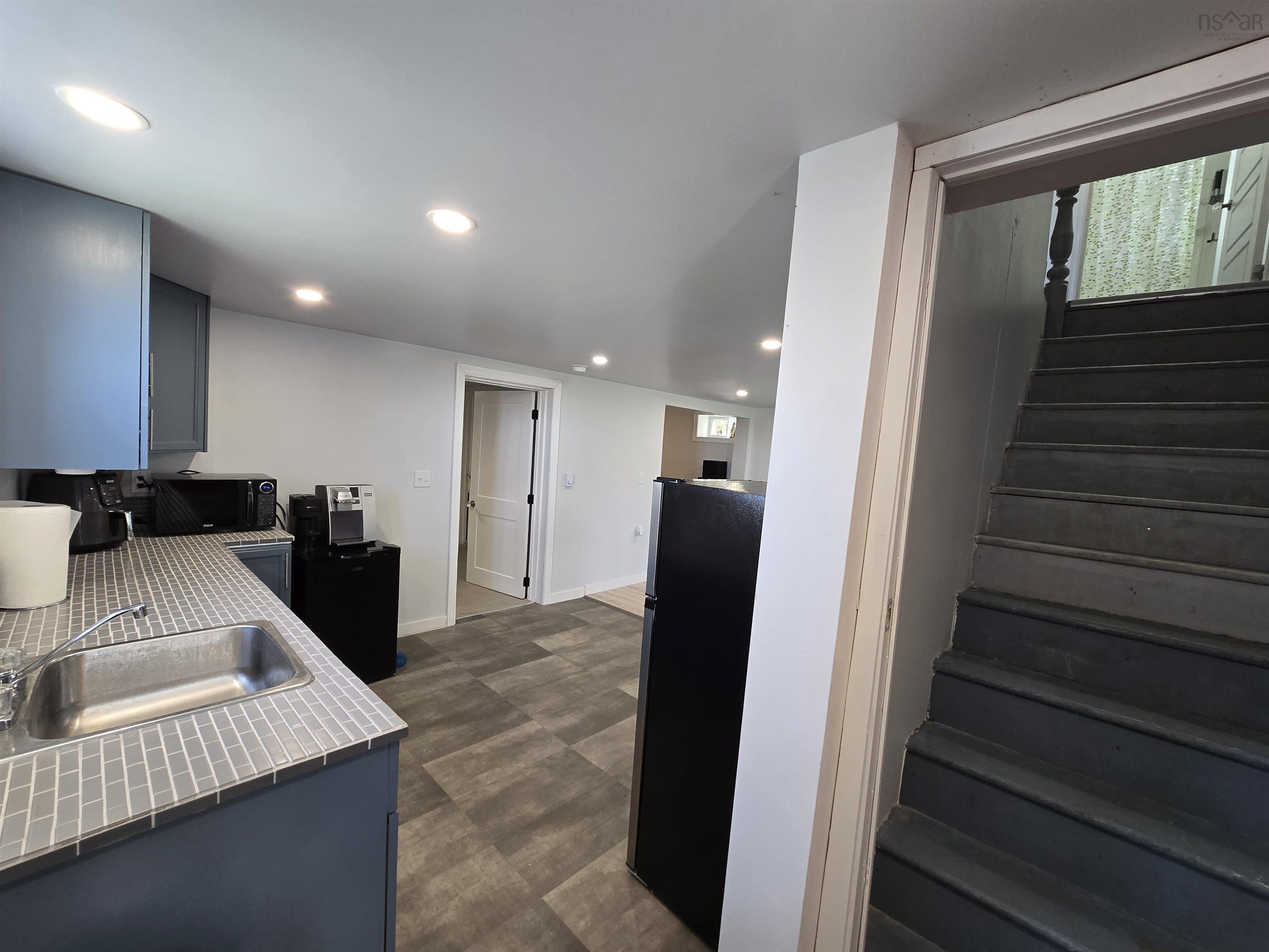 $285,000.00: 66 Oak Street, Trenton