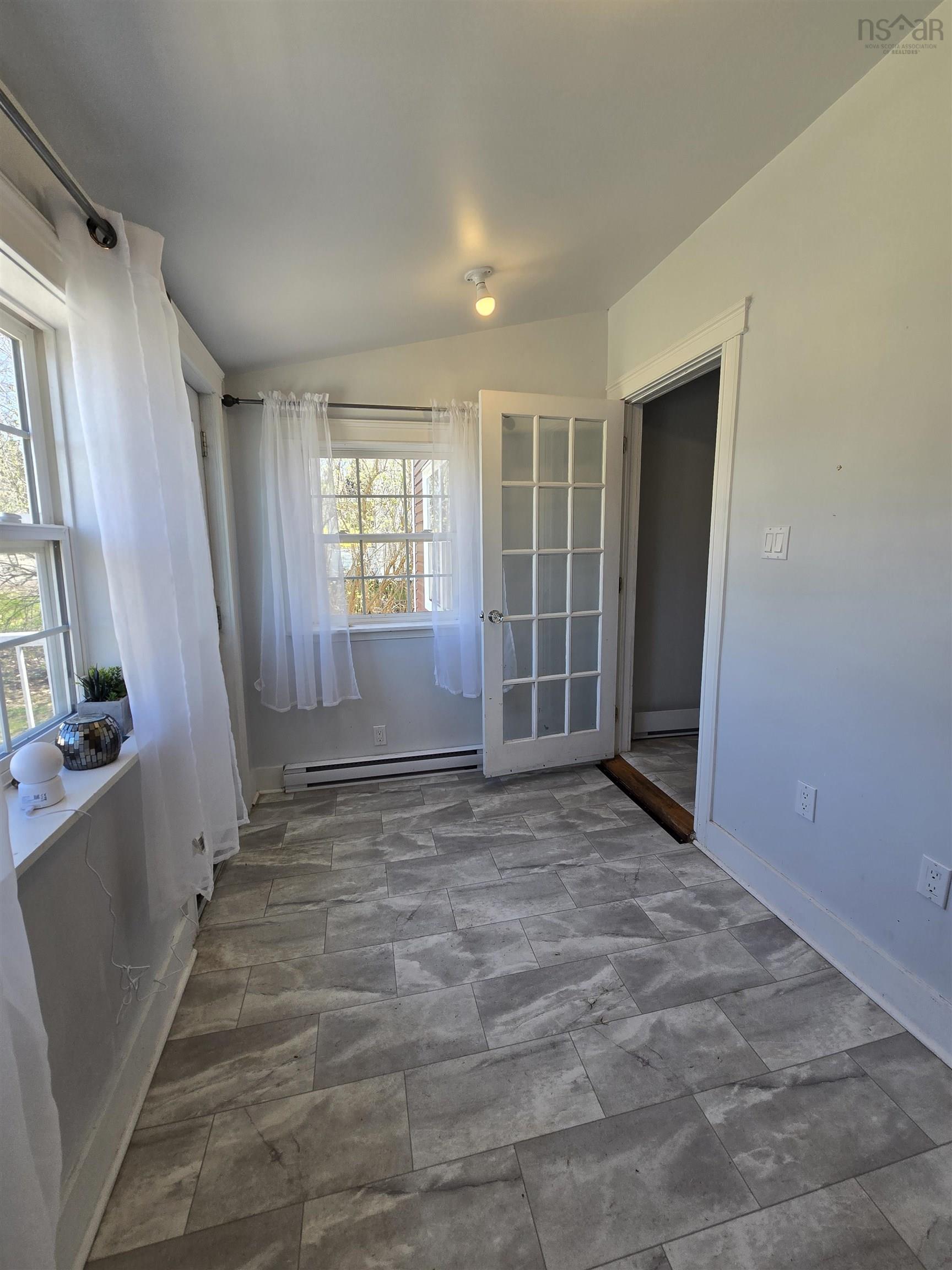 $285,000.00: 66 Oak Street, Trenton