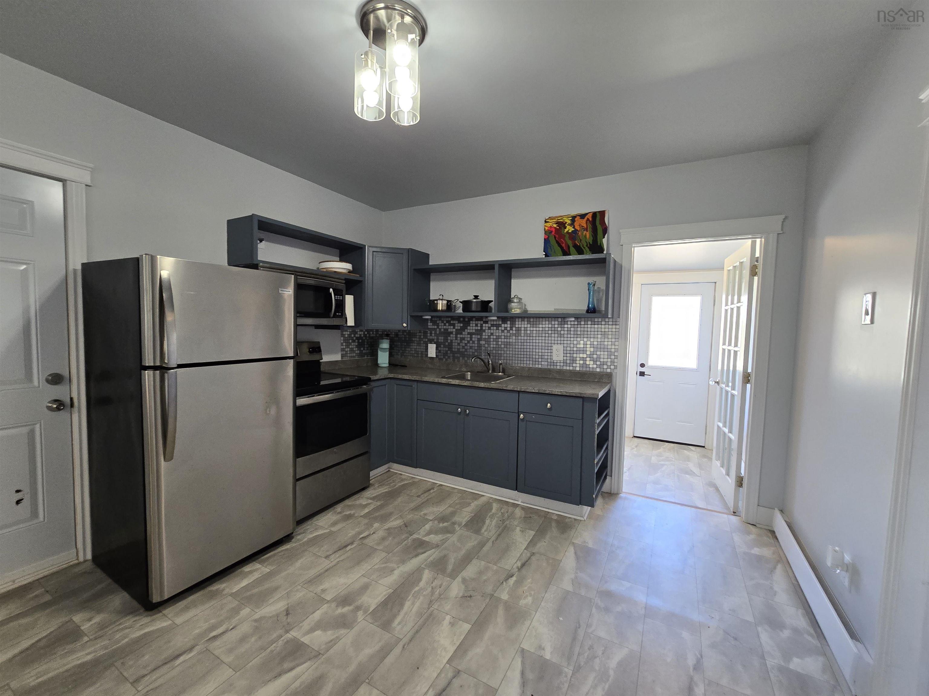 $285,000.00: 66 Oak Street, Trenton