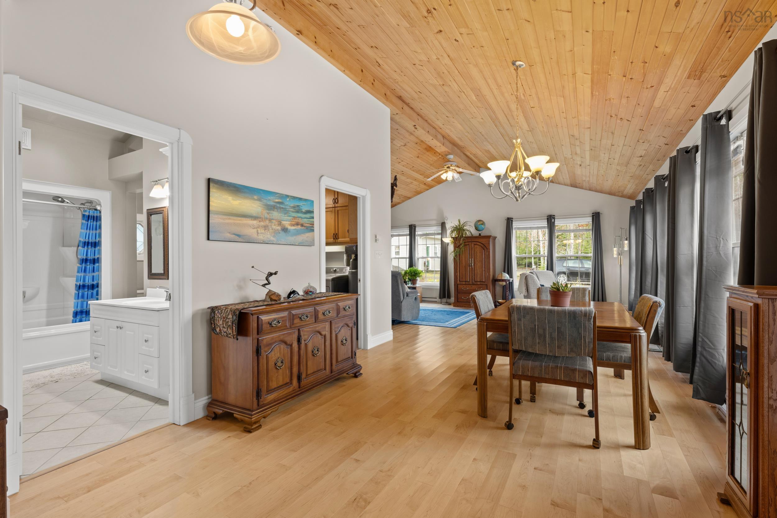 $684,900.00: 169 Leonard Drive, Mattatall Lake