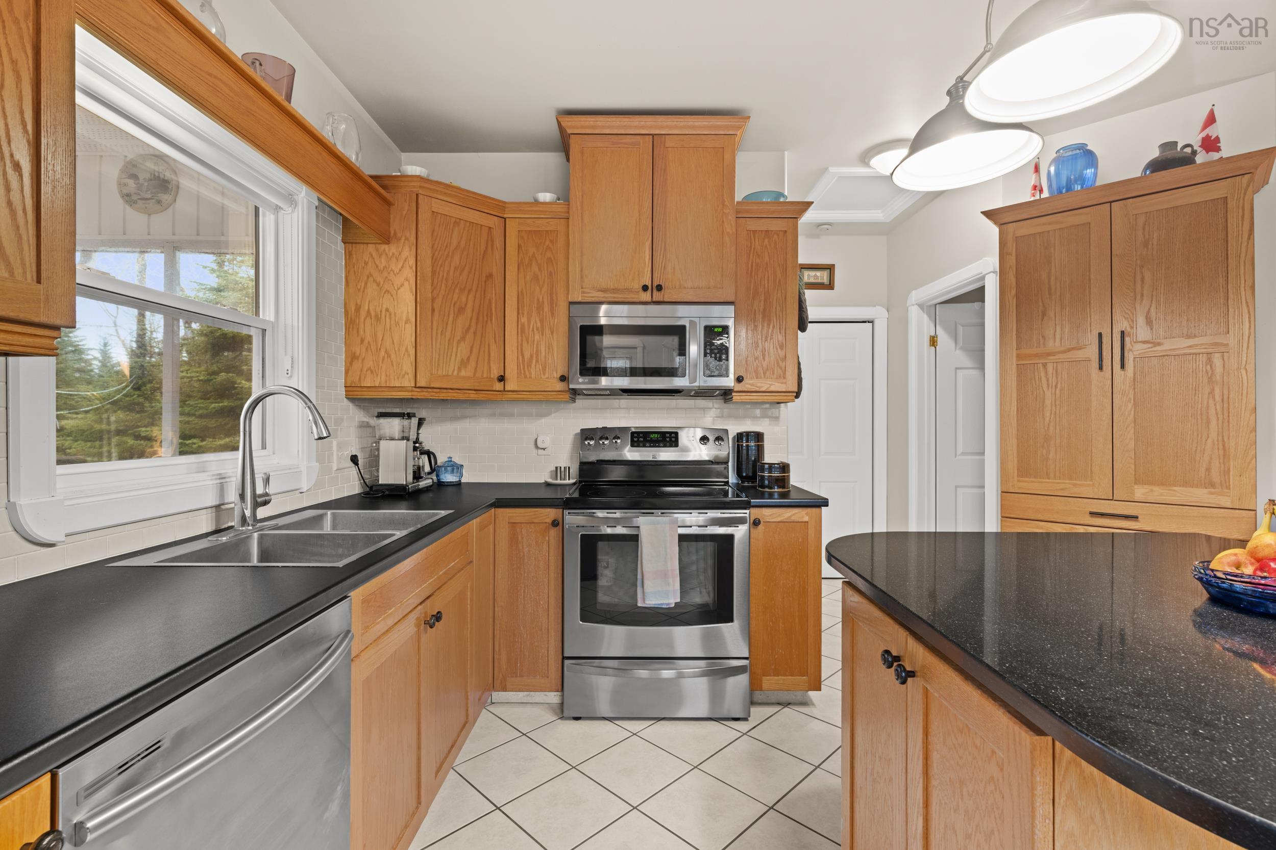$684,900.00: 169 Leonard Drive, Mattatall Lake