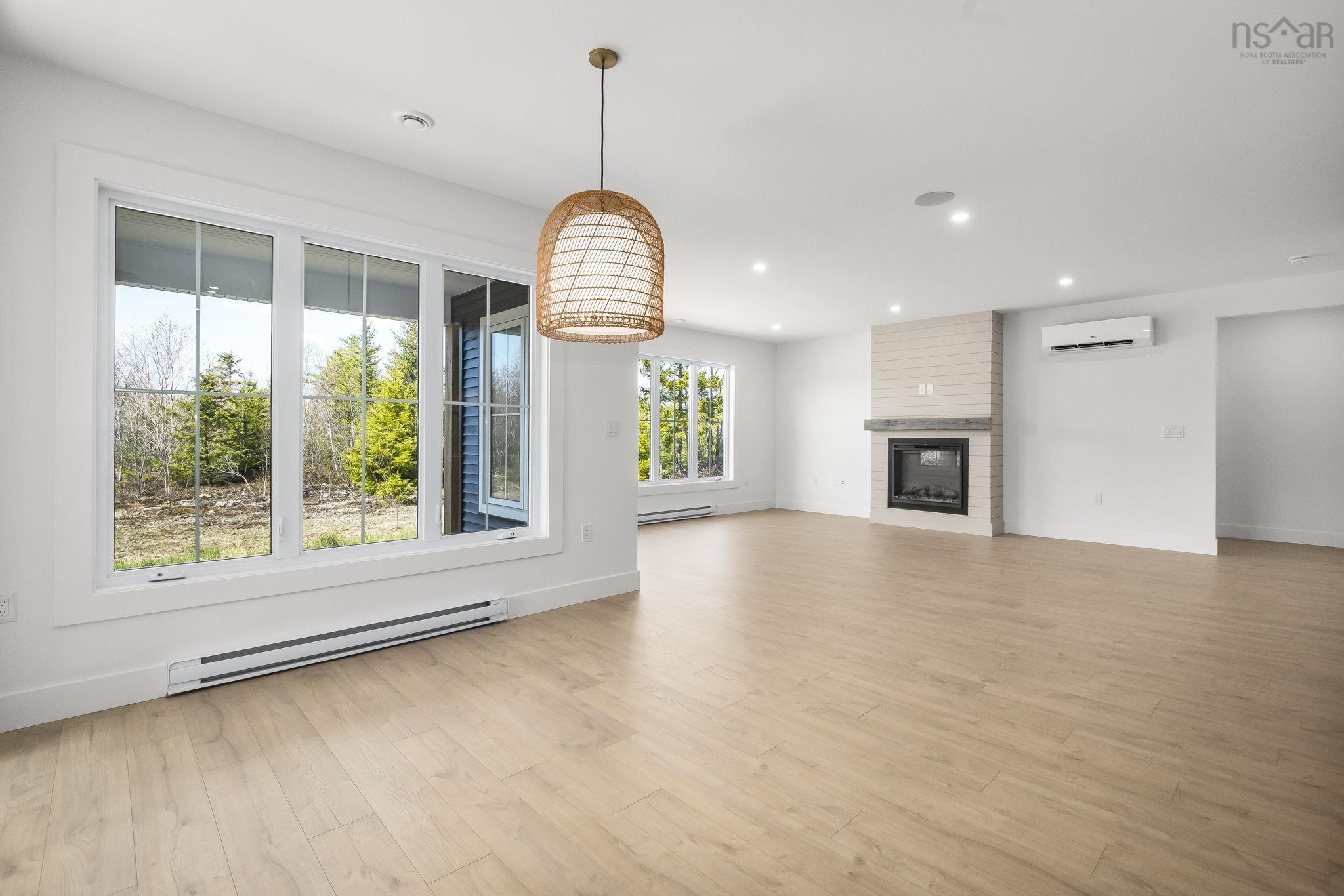 $889,900.00: 93 Sugarwood Court, Porters Lake