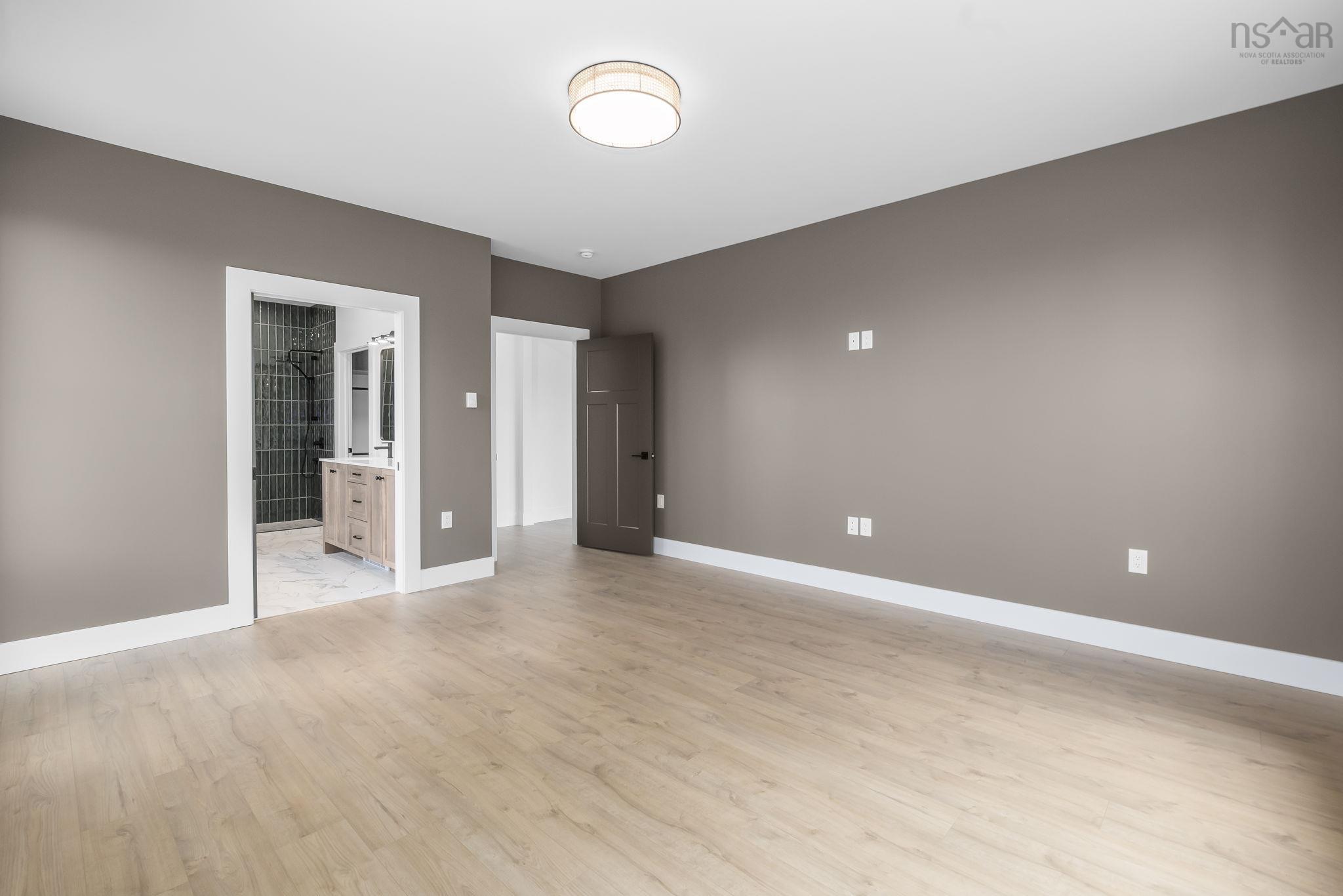 $889,900.00: 93 Sugarwood Court, Porters Lake