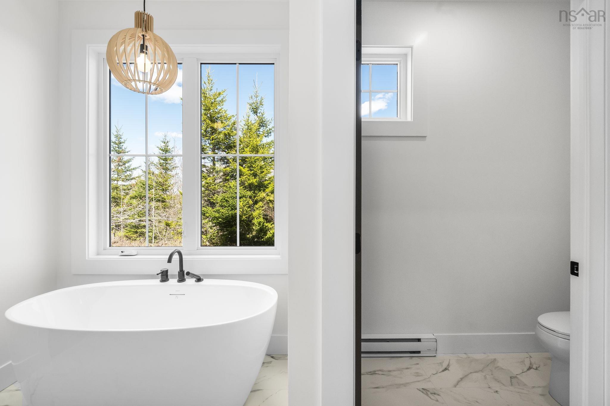 $889,900.00: 93 Sugarwood Court, Porters Lake