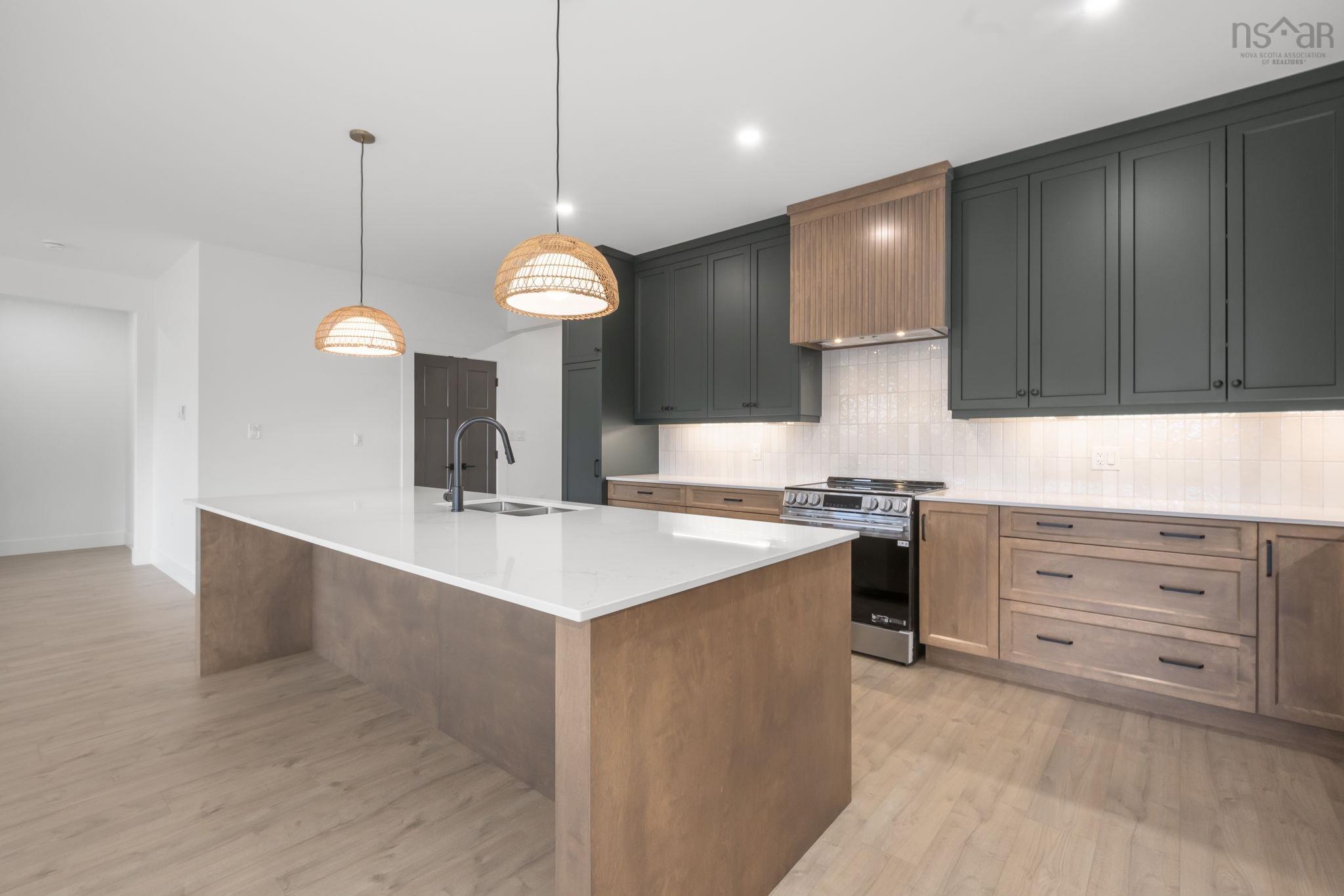 $889,900.00: 93 Sugarwood Court, Porters Lake