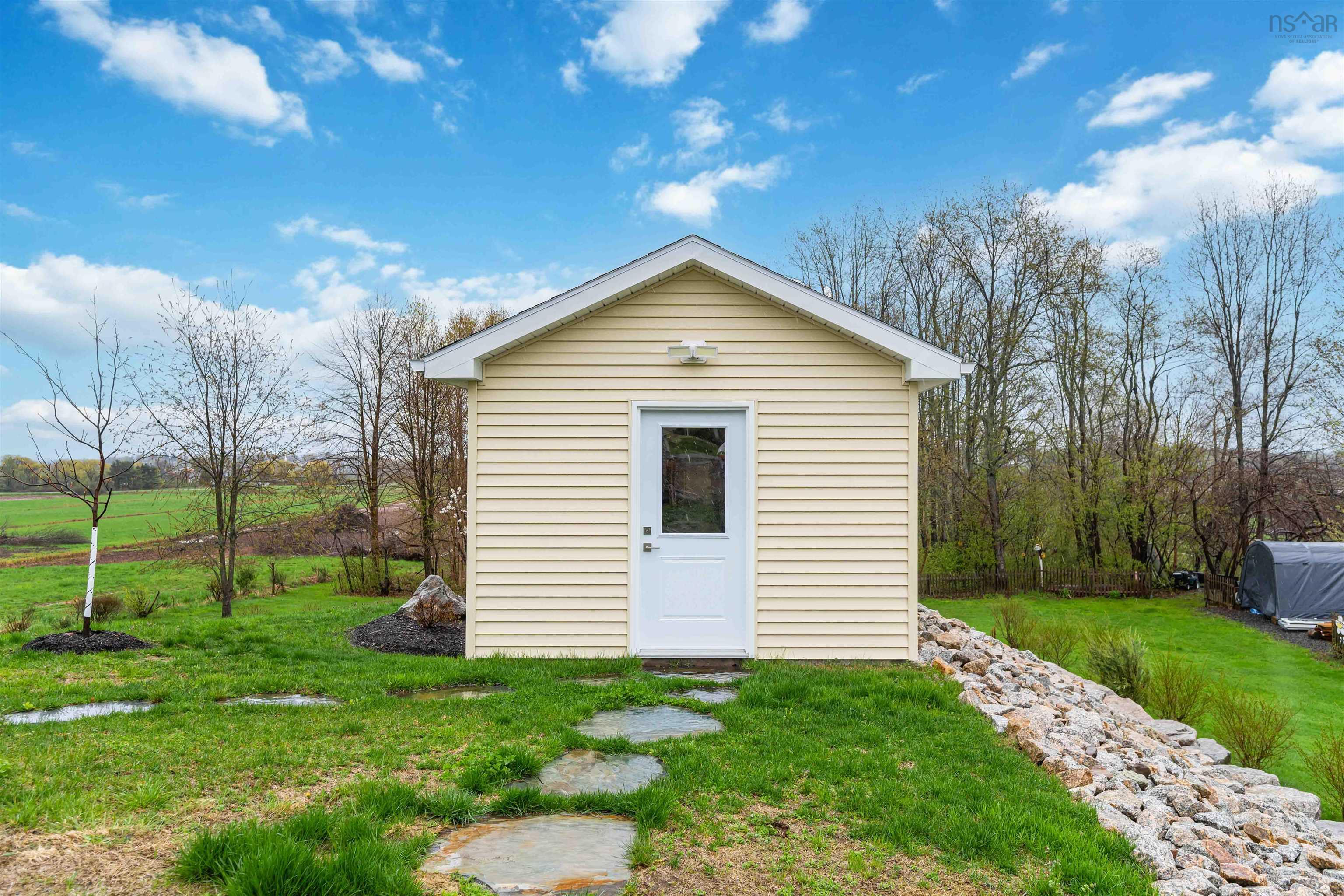 $692,900.00: 105 Town Road, Falmouth