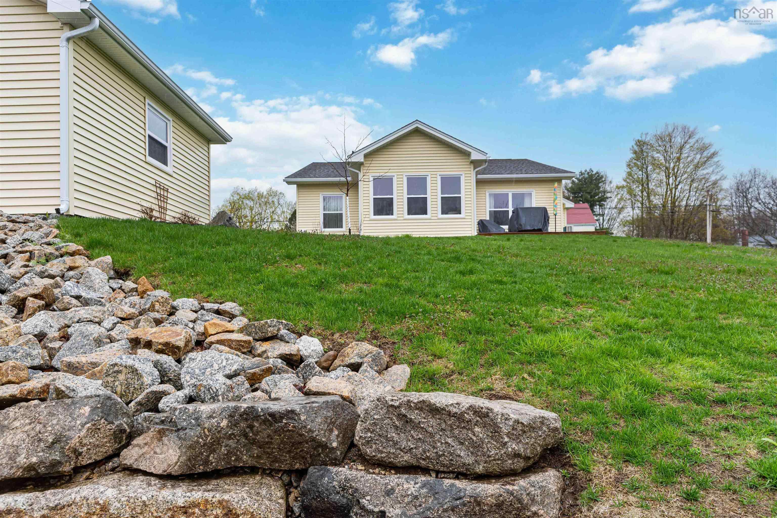 $692,900.00: 105 Town Road, Falmouth