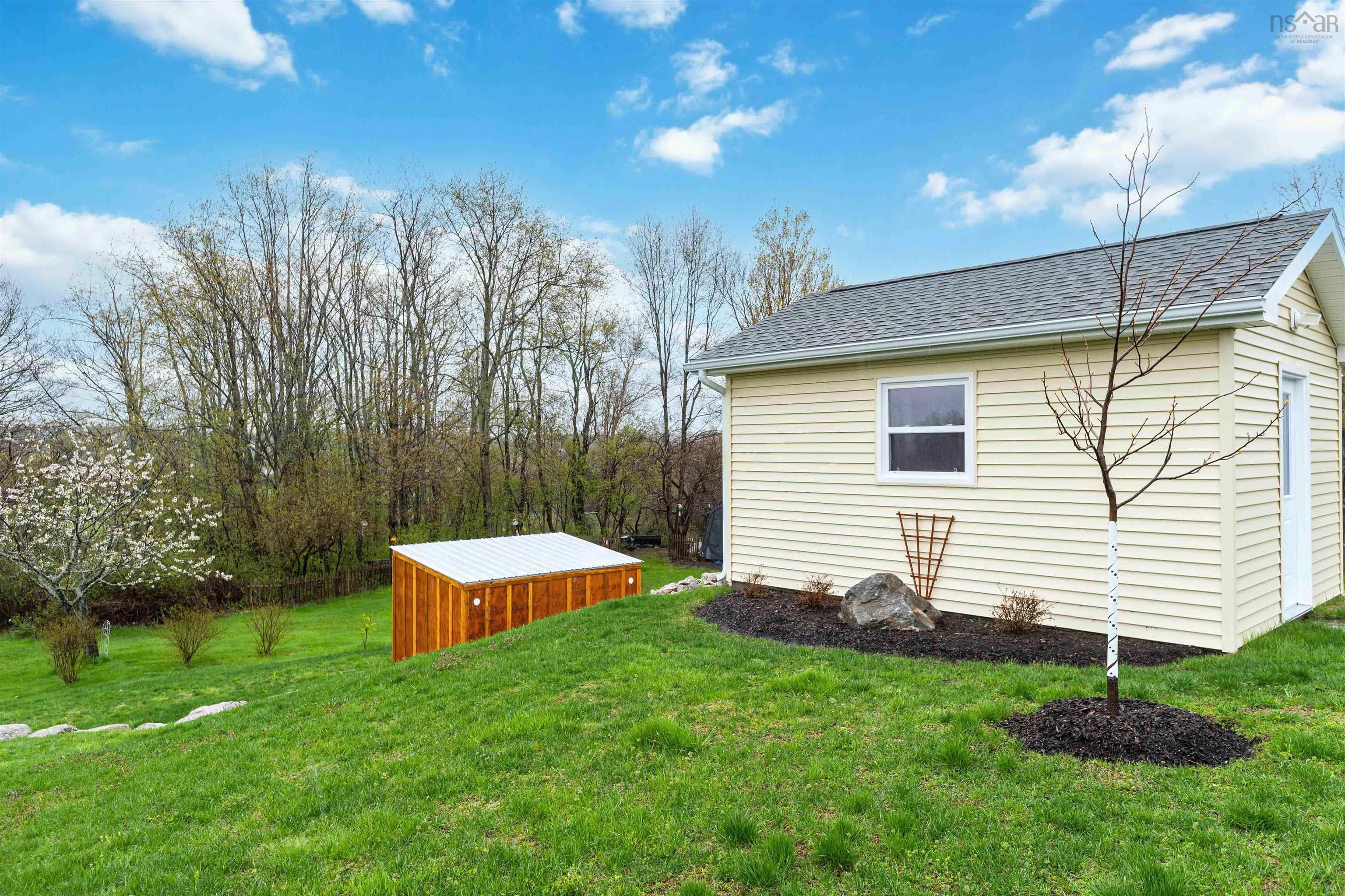 $692,900.00: 105 Town Road, Falmouth